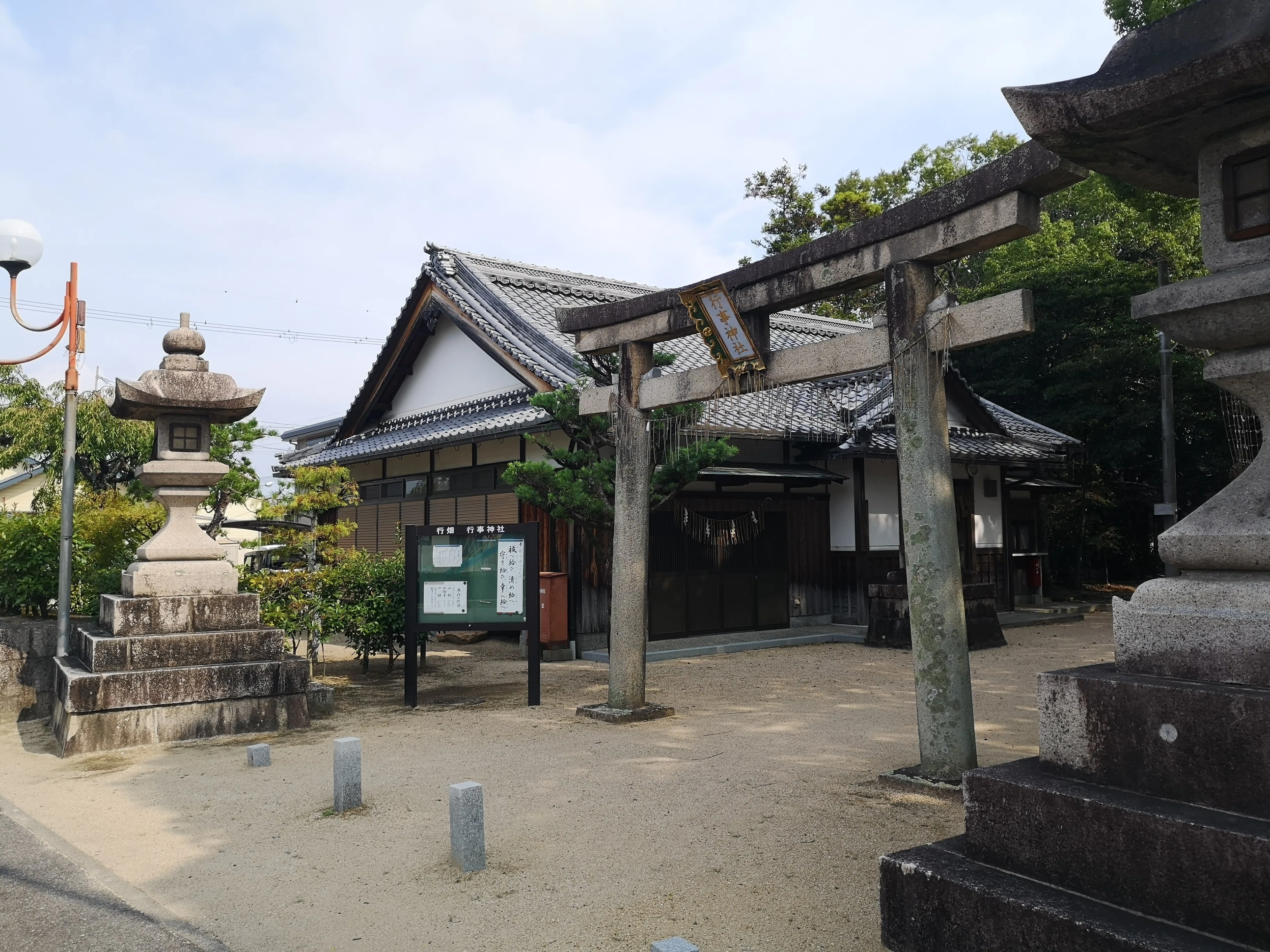 歴史ロマンと迫力のアートが融合！野洲市「行事神社」の魅力に迫る