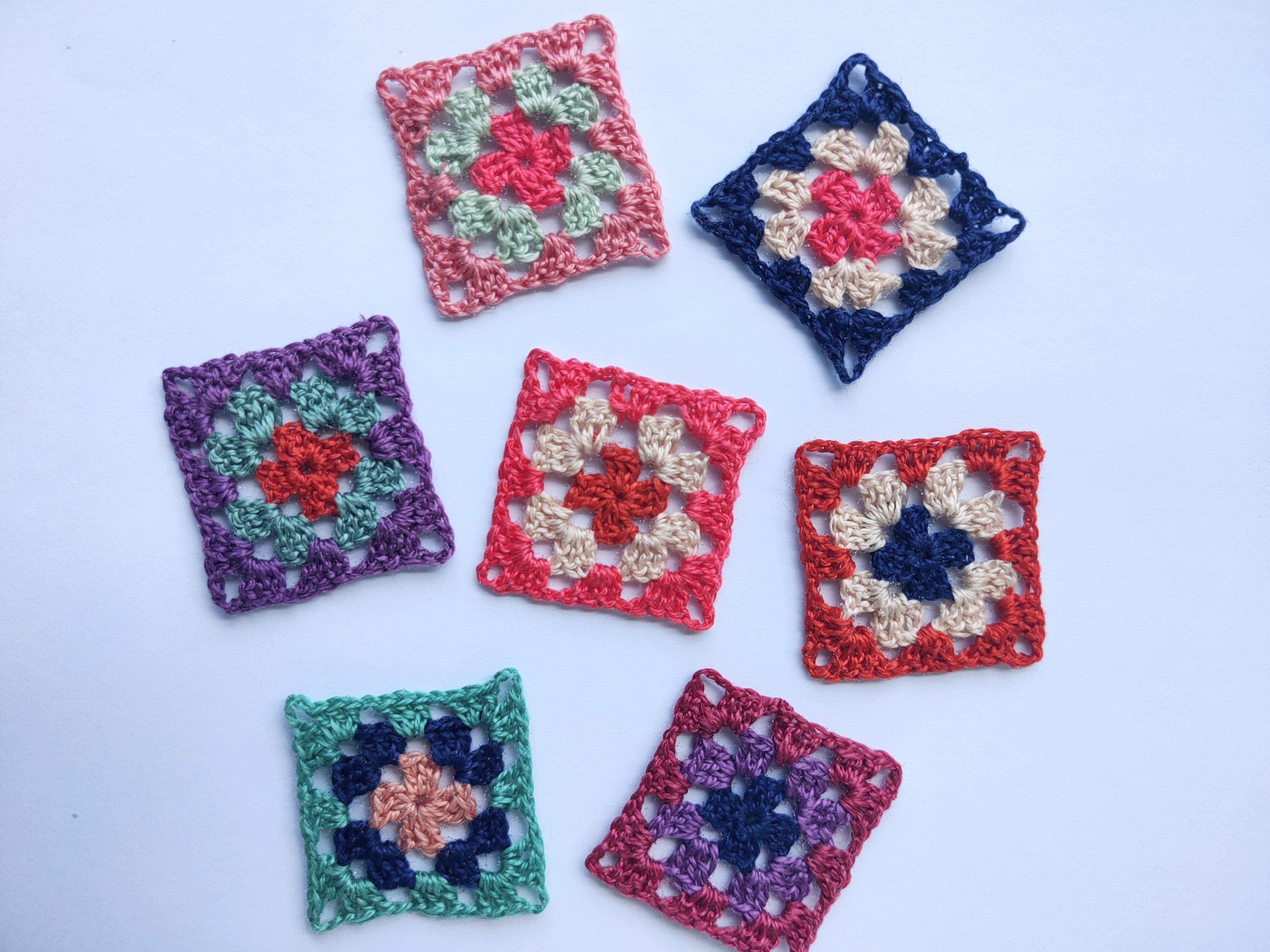 刺繍糸でグラニースクエア｜#014｜Mimoza｜八丈島の刺繍作家