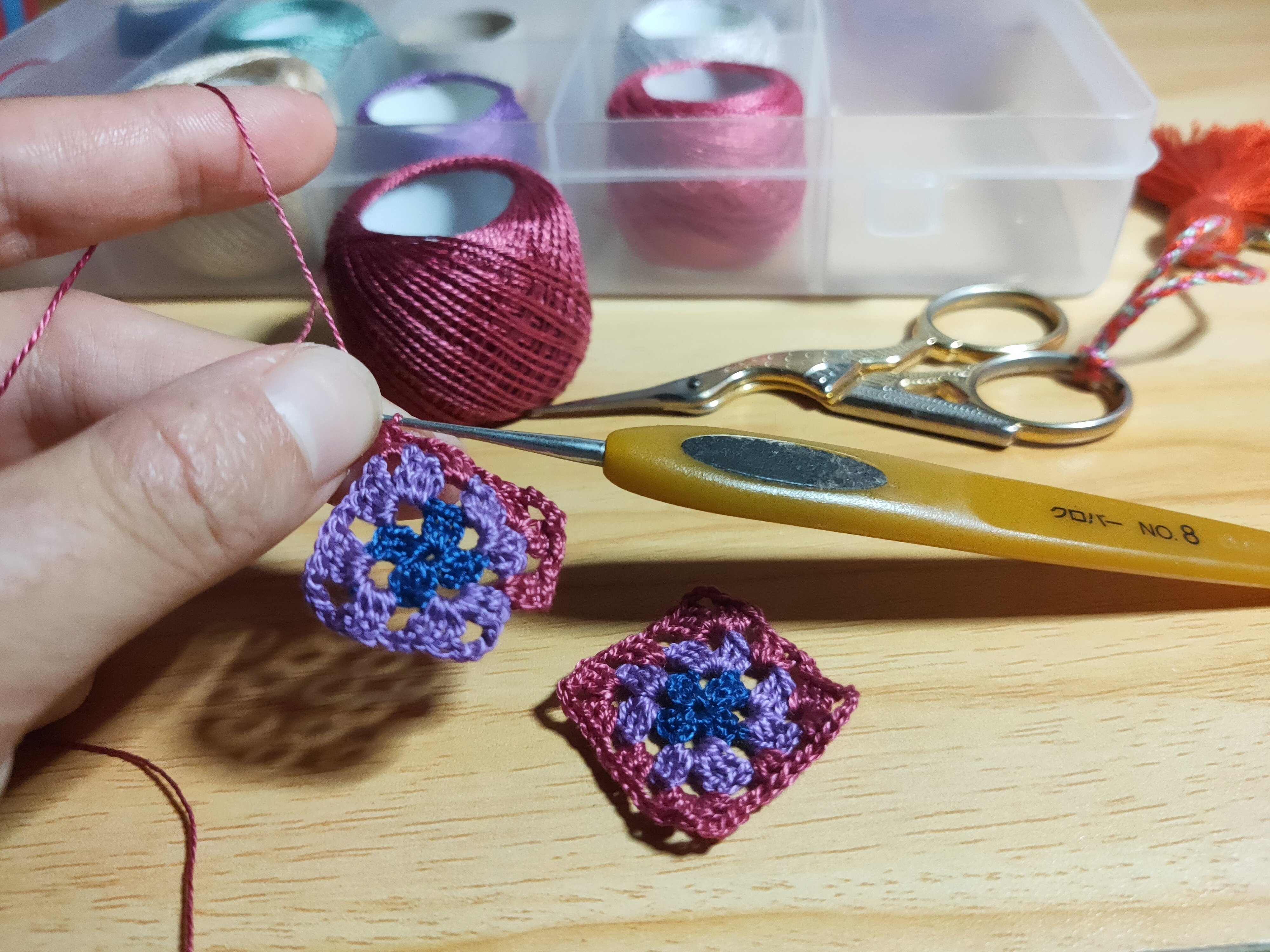 刺繍糸でグラニースクエア｜#014｜Mimoza｜八丈島の刺繍作家