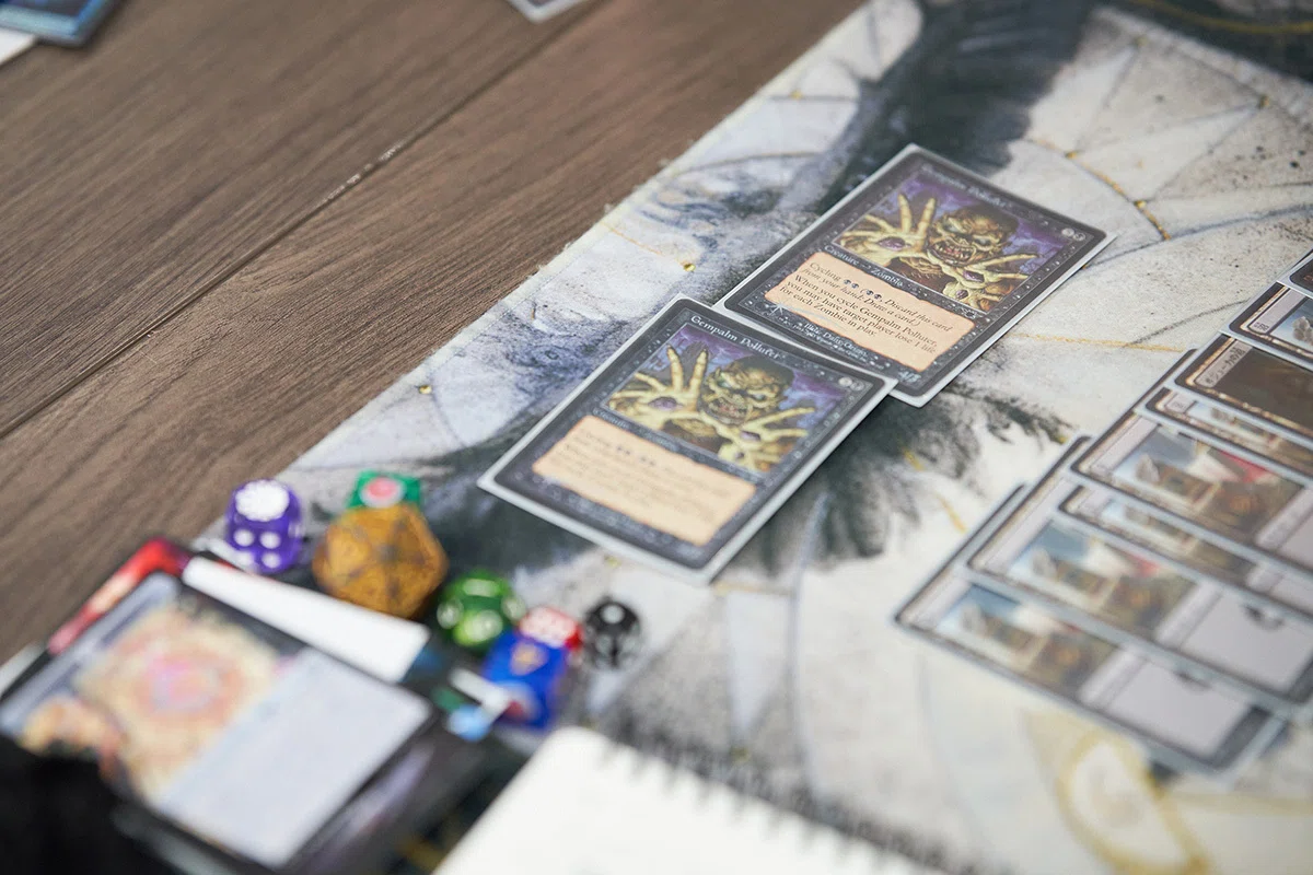 MTG 引退 モダンUR果敢 パウパー黒単信心 希少 サインド 優良カード 大量 MTG趣味デッキ紹介】要素盛り過ぎ？黒単ゾンビ親和信心【パウパー】｜kita