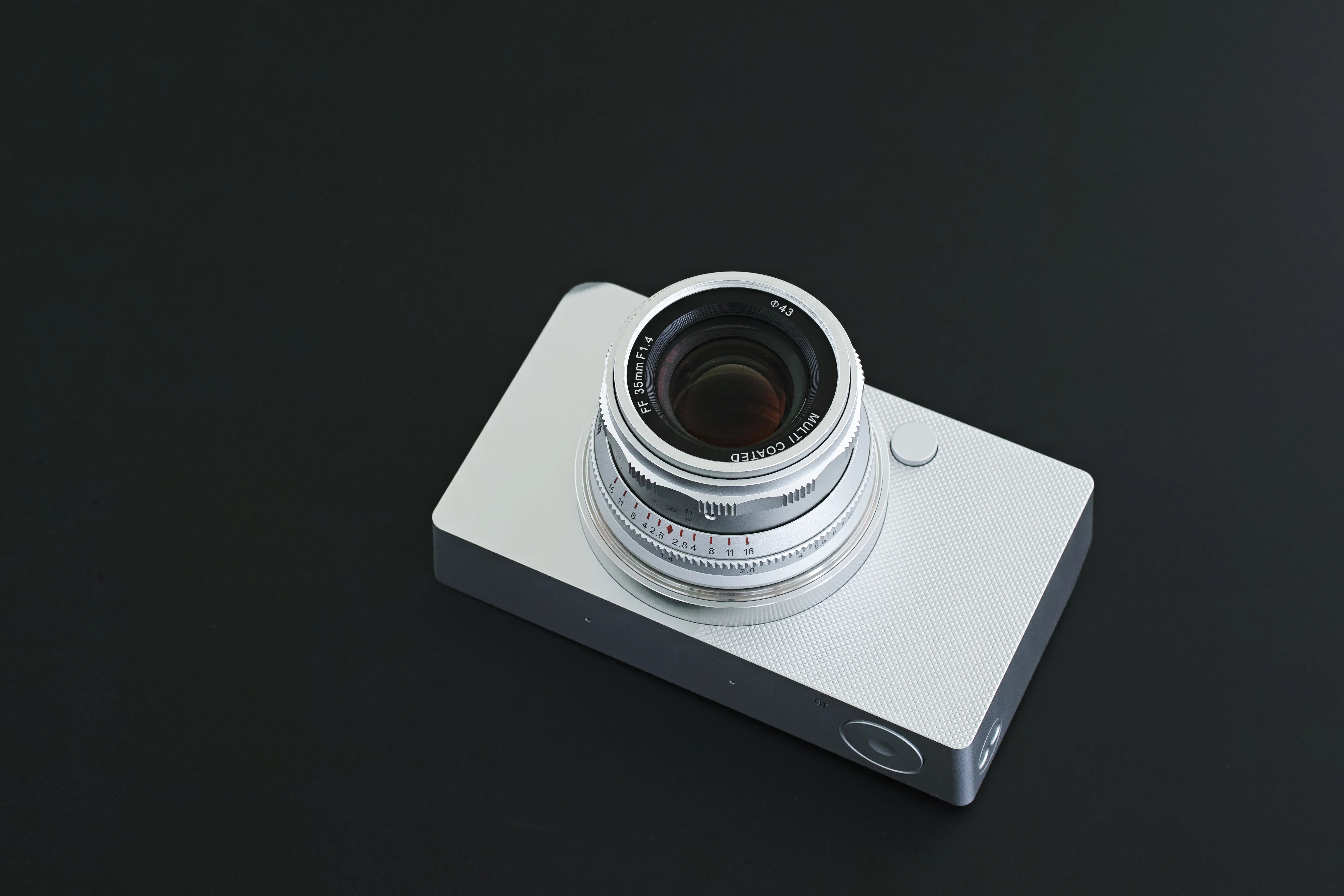 Sigma BF (シルバー) に似合うレンズを探せ その2 15,000円で購入