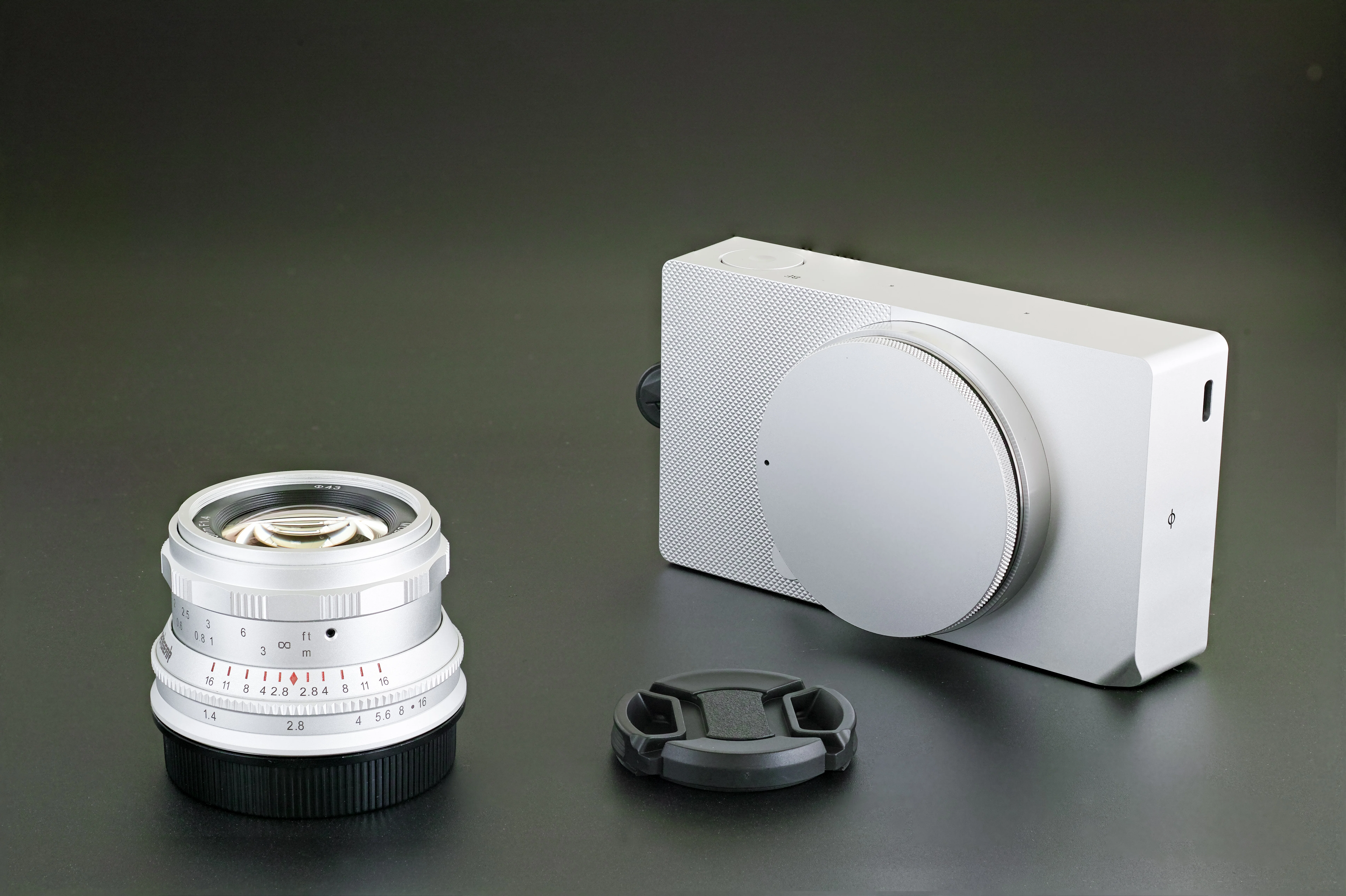 Sigma BF (シルバー) に似合うレンズを探せ その2 15,000円で購入