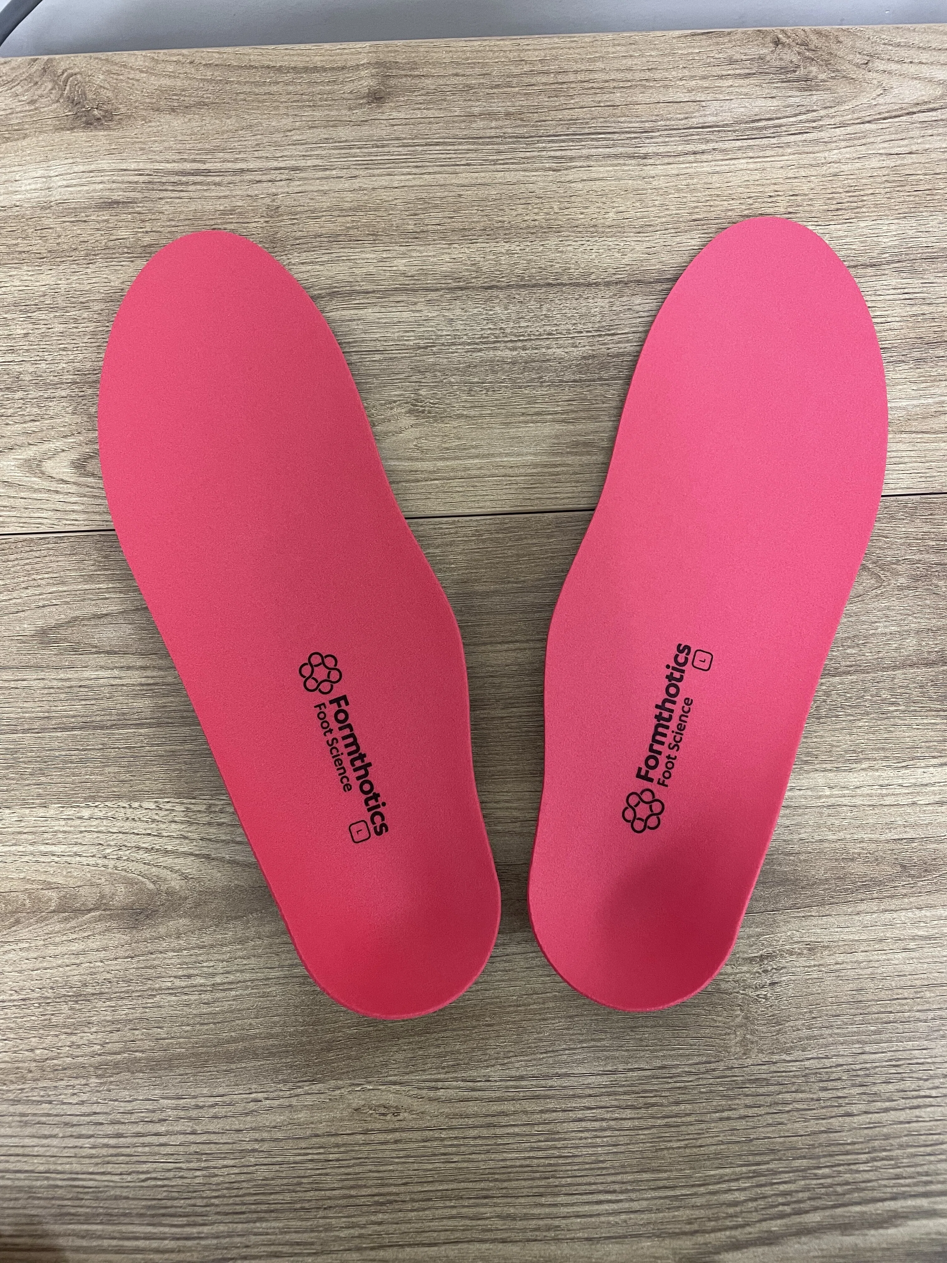 ただの中敷きじゃない。歩きやすさを支える“医療用インソール”とは