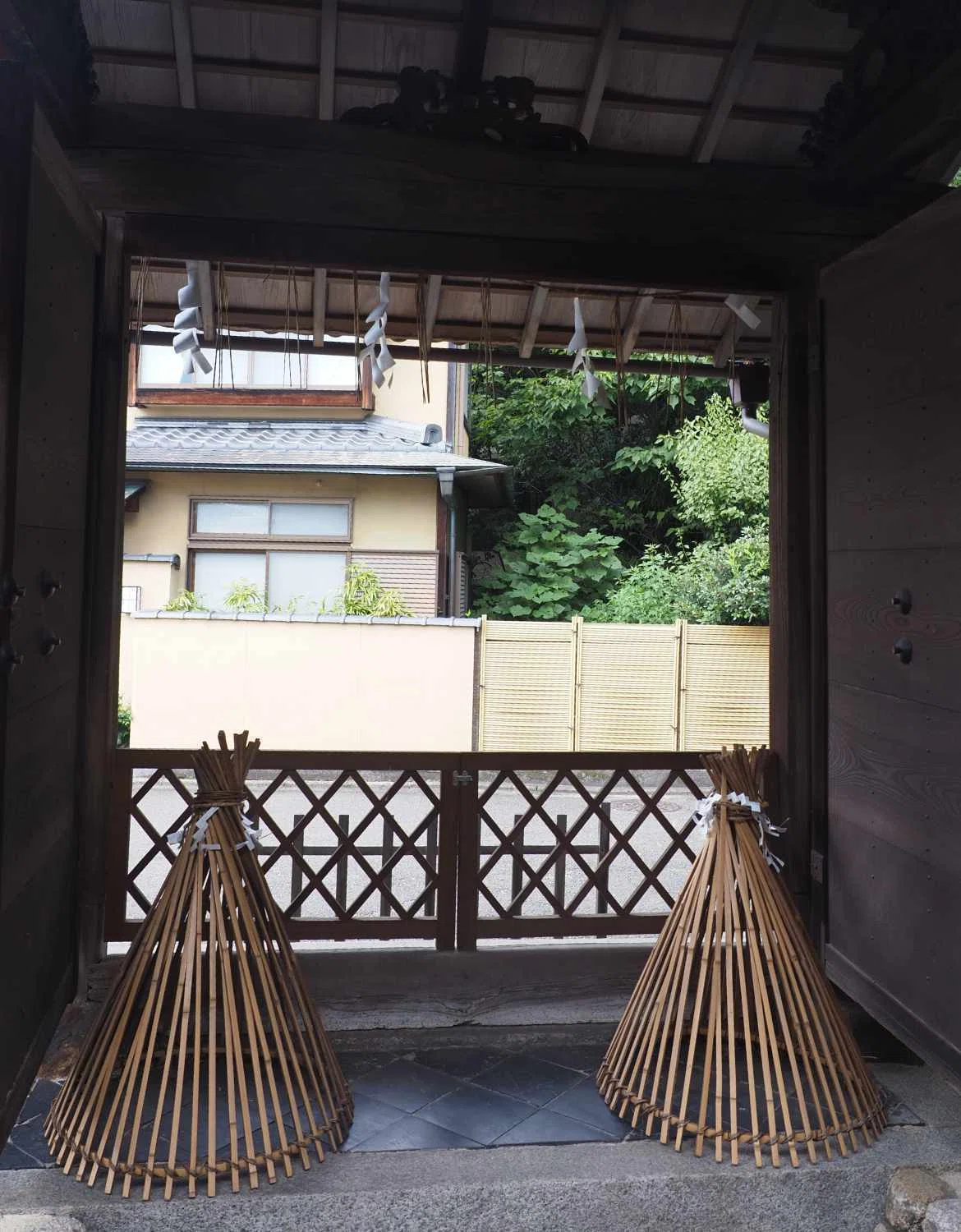 夏の特別公開の下鴨神社｜藤井満