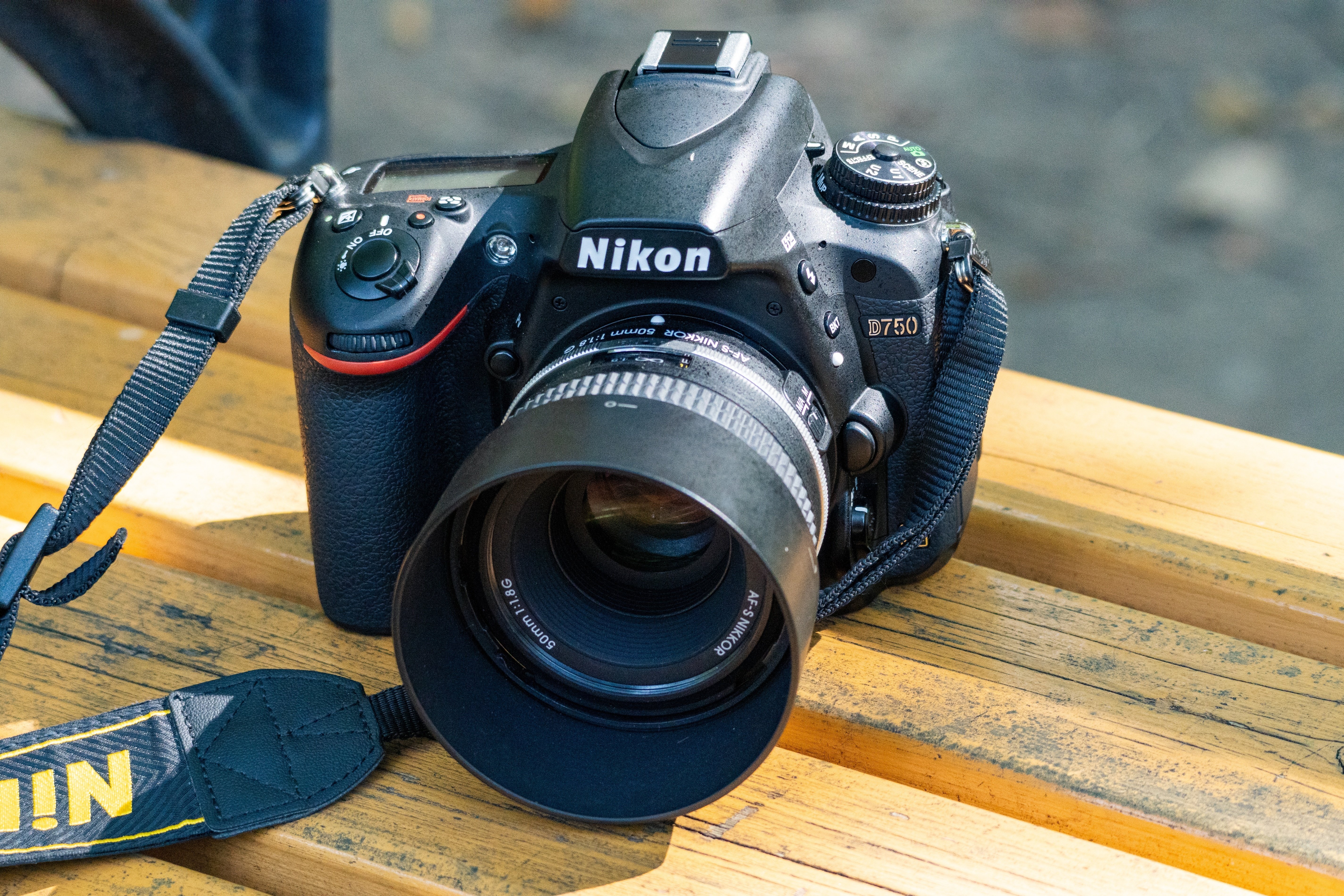 美品 Nikon D750 ショット数8296回 付属品多数 美品 Nikon D750 ショット数8296回 付属品多数 Amazon.co.jp