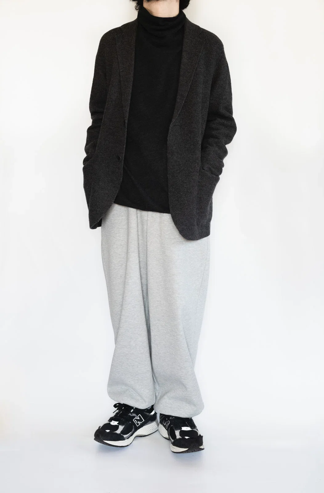 ユニクロC発売、ニットジャケットにスウェットパンツ、旋風を