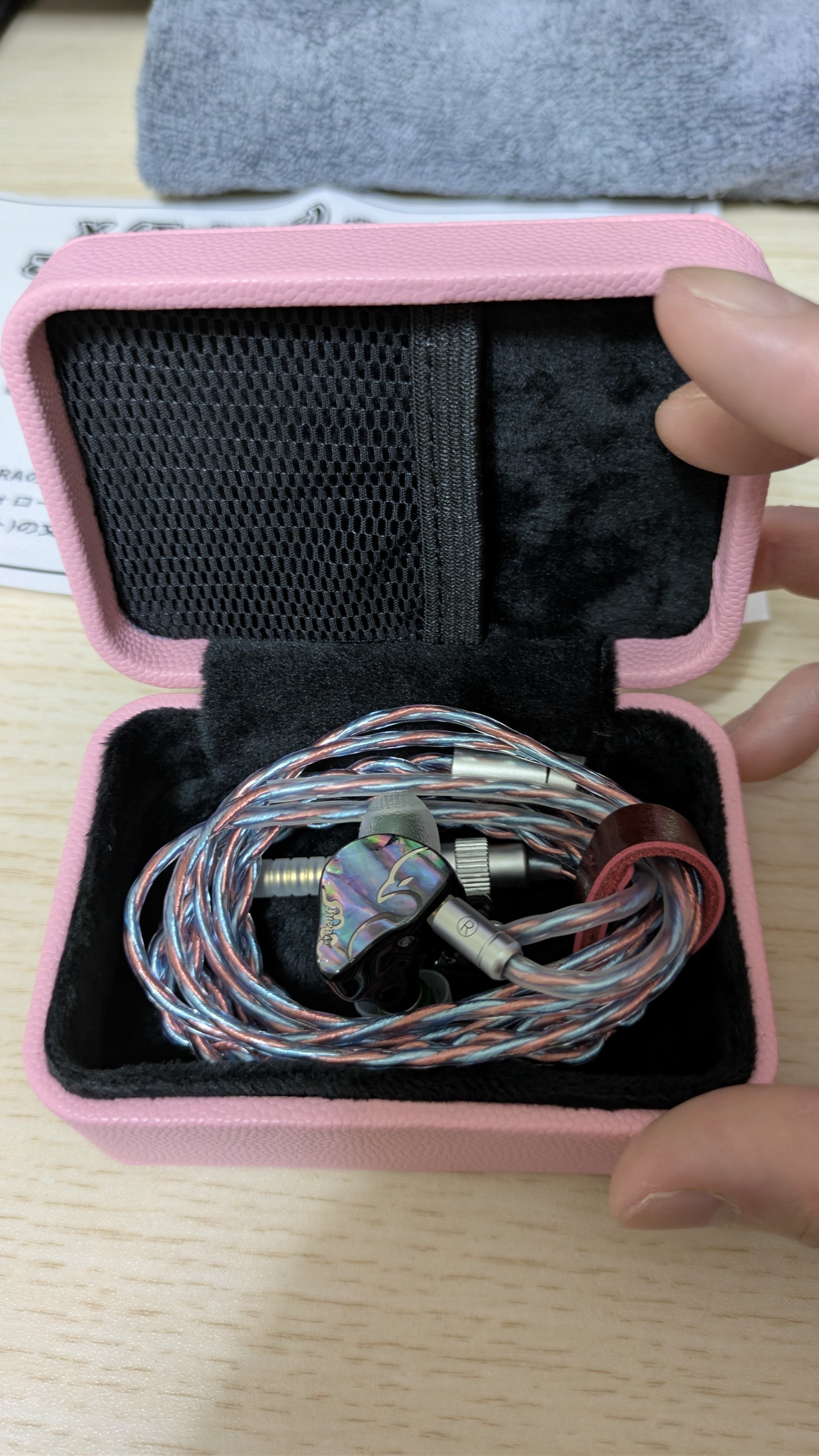 イヤホン素人記】juzear defiant 鳴神【キラッキラ】｜ぼうず