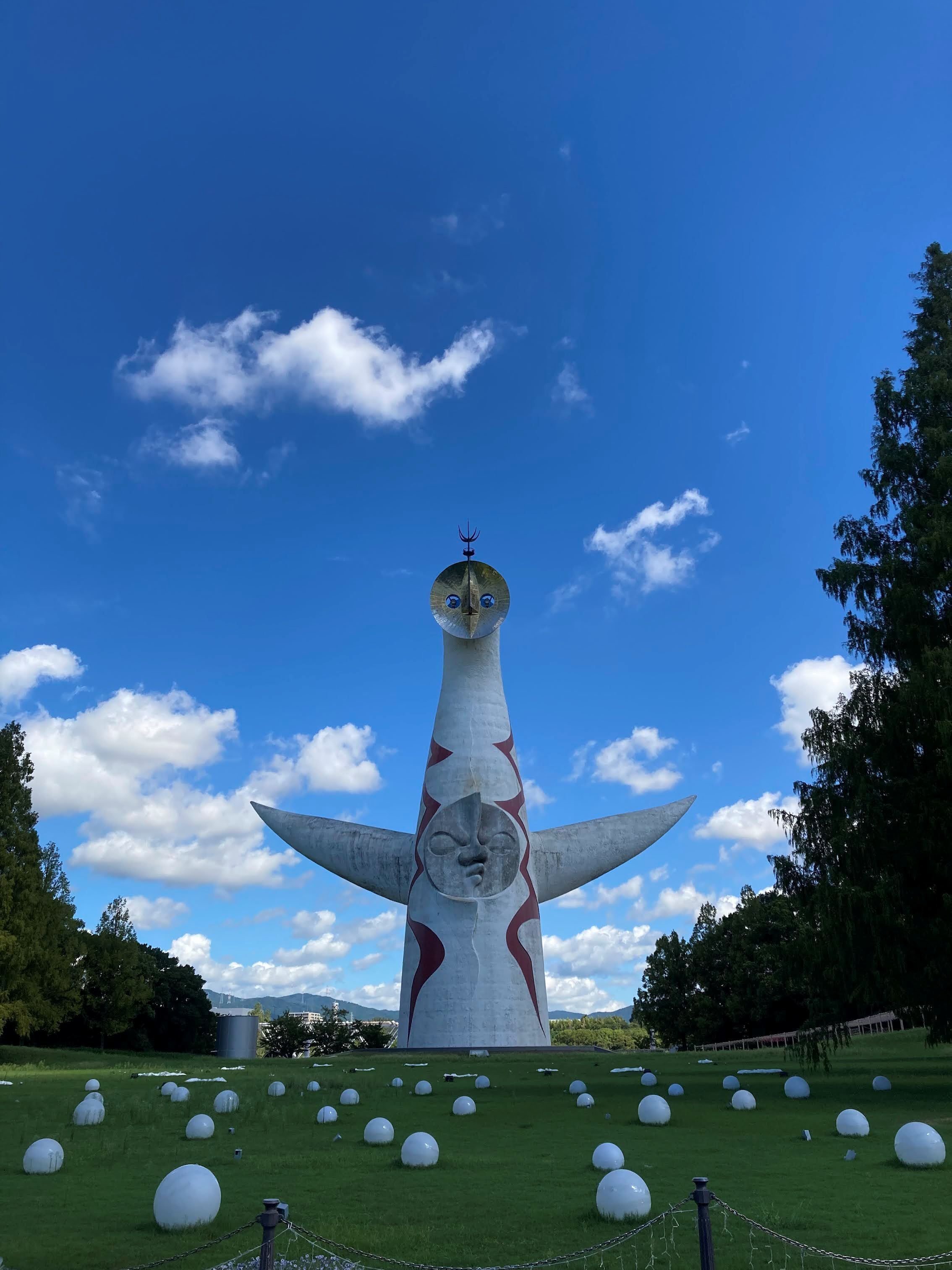 太陽の塔 タイル、黄金の顔の銅板