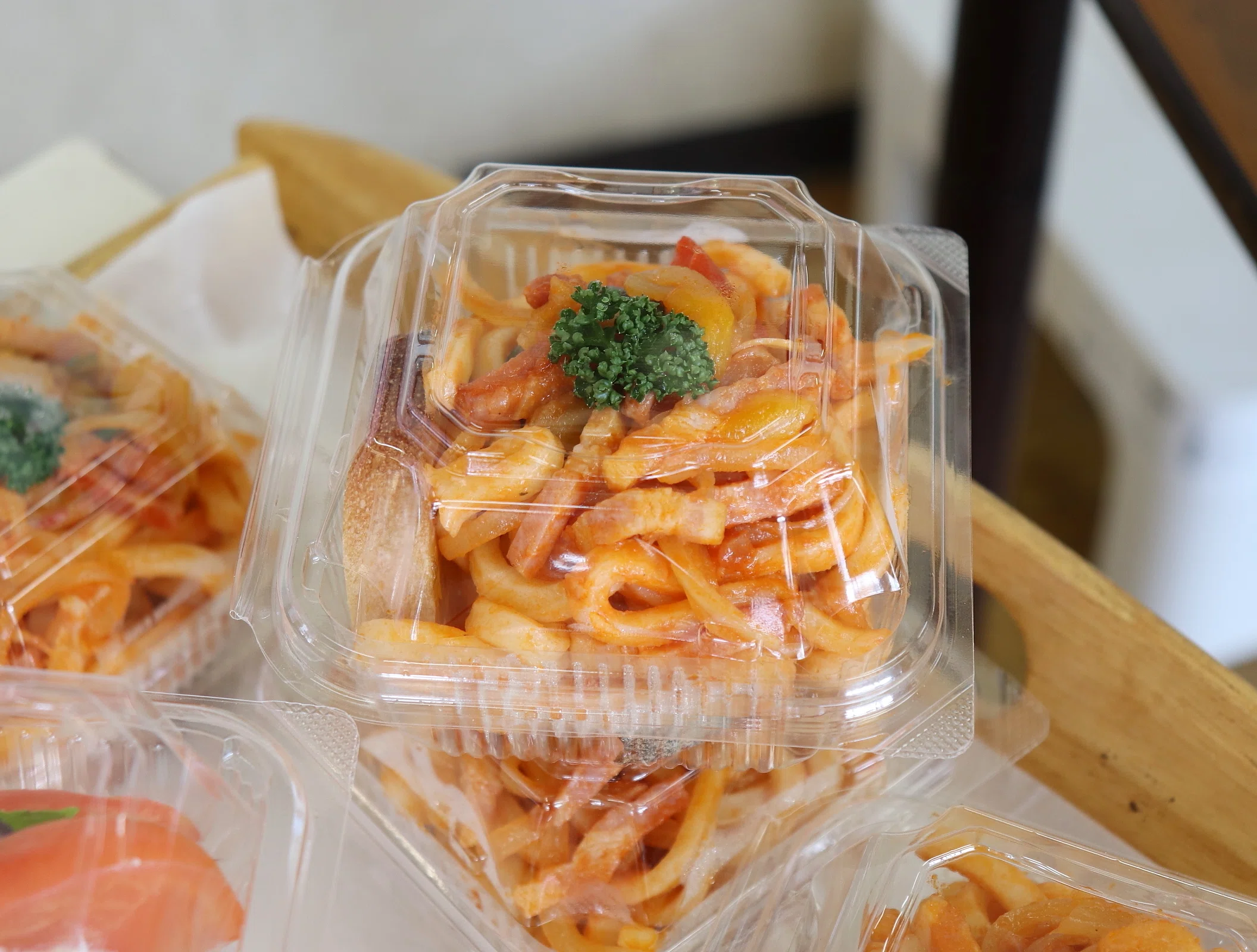 老舗にしか見えない新しいパン屋」見ているそばから売れていく「あふれ