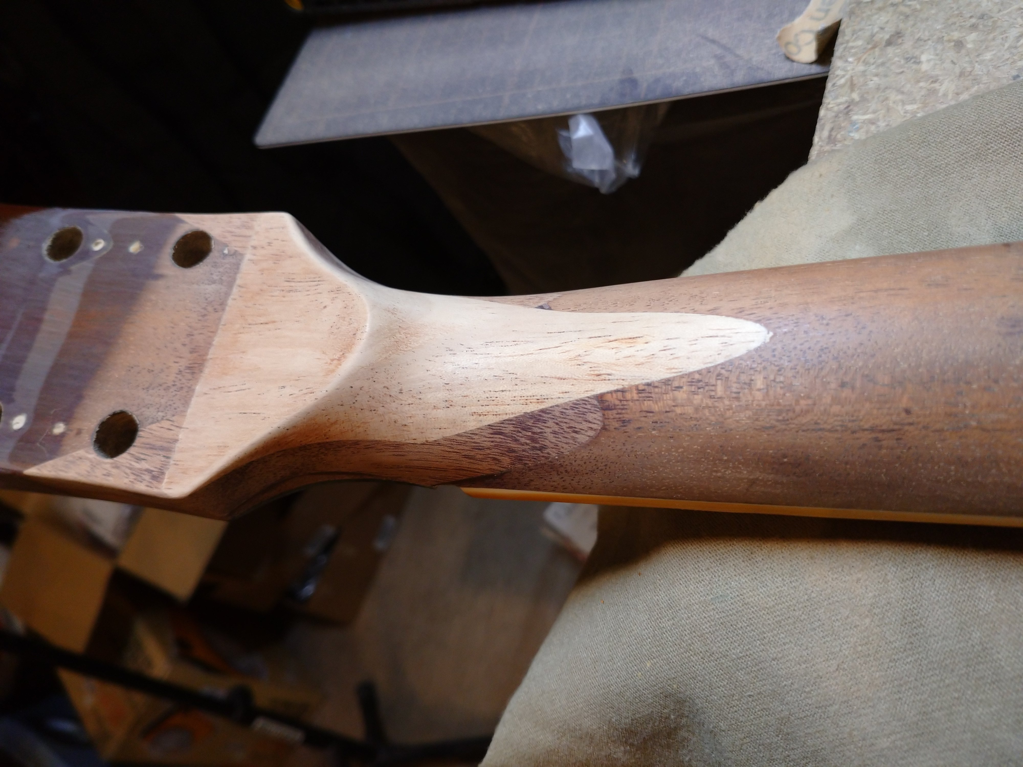 複雑にネックが折れてしまった修理について｜高早楽器技術/TRIAL