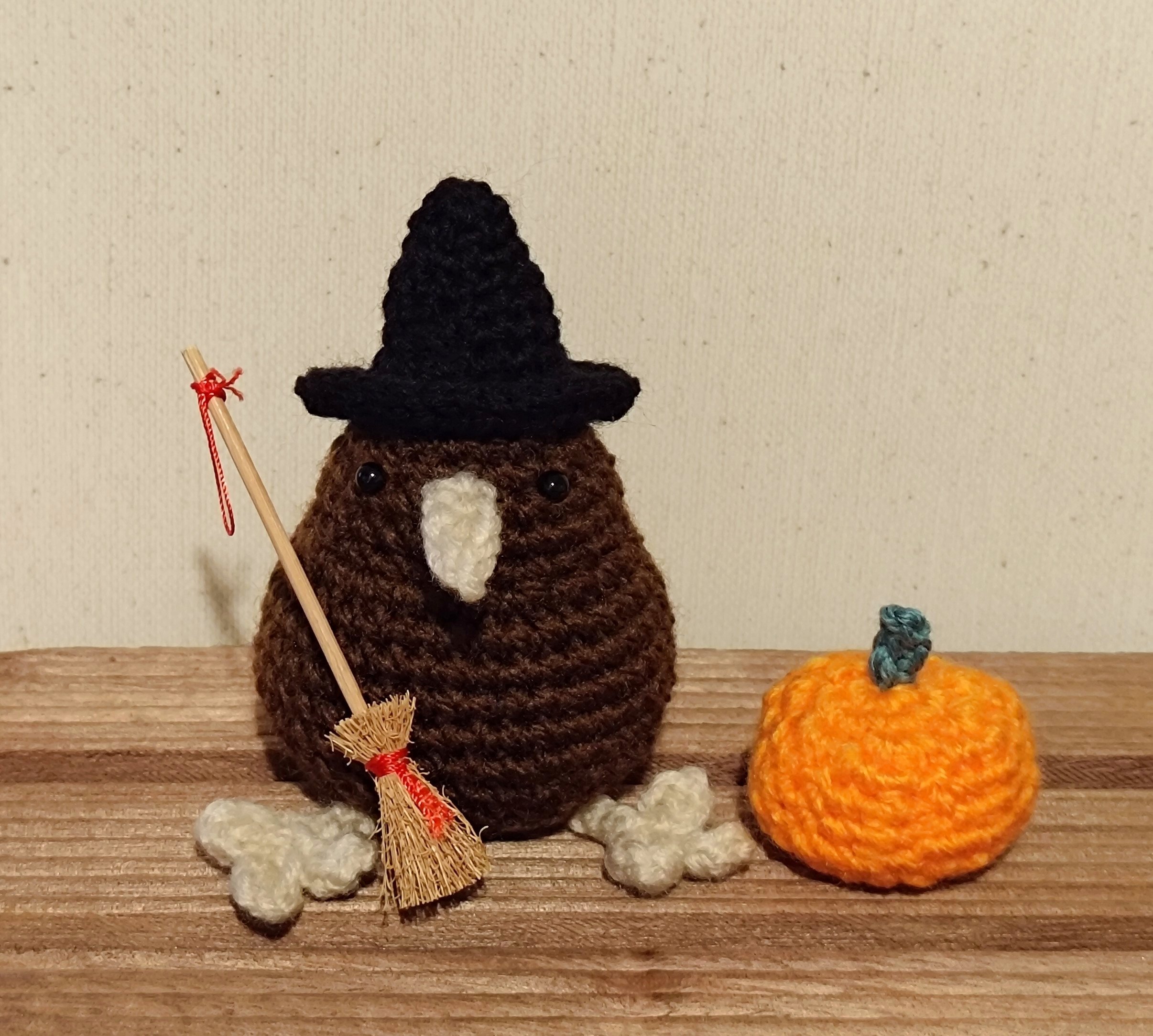 【ハロウィン飾り】羊毛フェルト カボチャ帽子のうさぎさん ハロウィン飾り】羊毛フェルト カボチャ帽子のうさぎさん