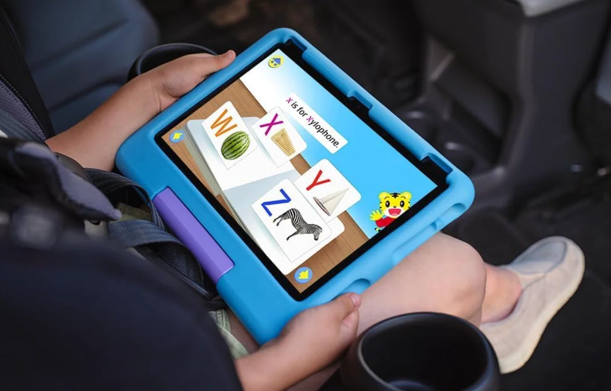 2025年最新】Amazon Fire HD 10 キッズモデル レビュー｜子ども用