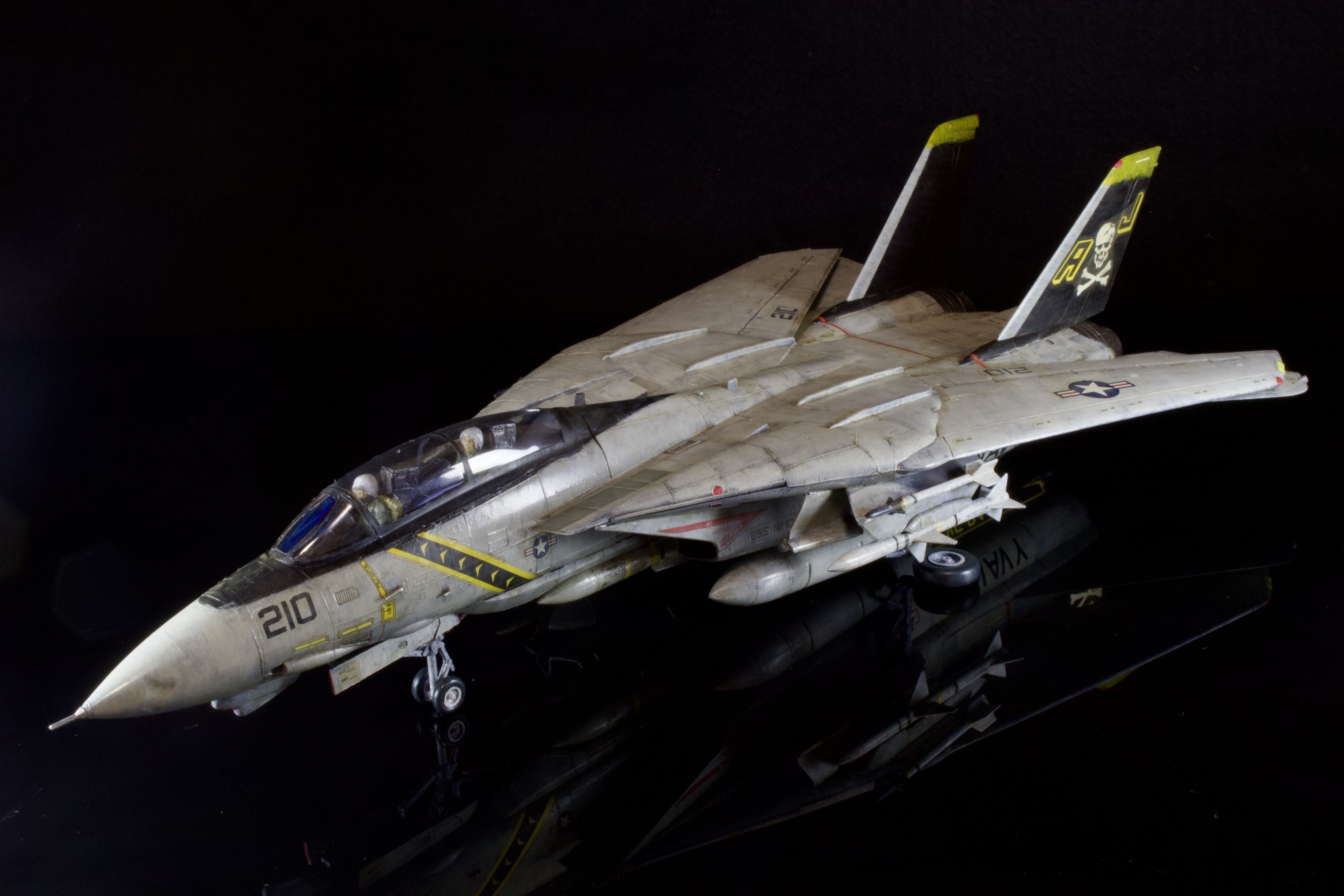 ハセガワ 1/72 アメリカ海軍 F-14A トムキャット ハイビジ 完成｜ダチョウ