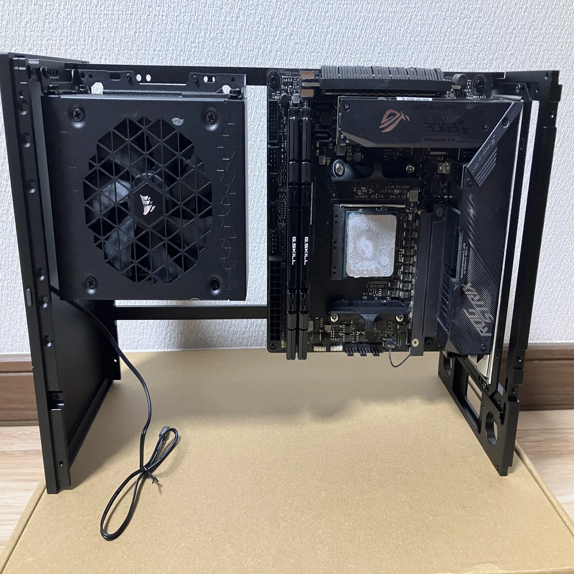 NCASE T1 v2.5 で組むミニマルゲーミングPC～組み込み～｜山ネズミ