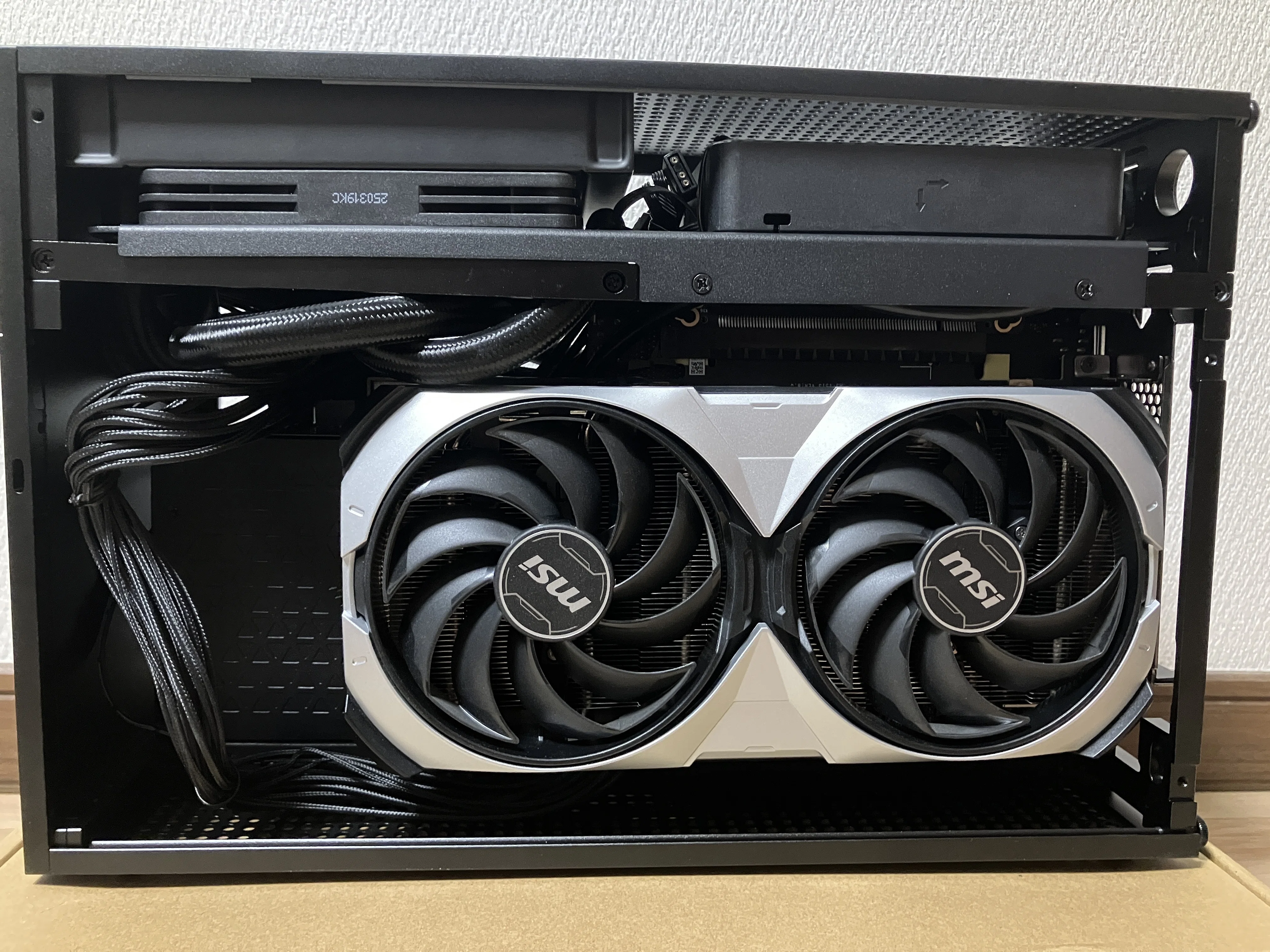 NCASE T1 ベアボーンキット NCASE T1 v2.5 で組むミニマルゲーミングPC～組み込み～｜山ネズミ