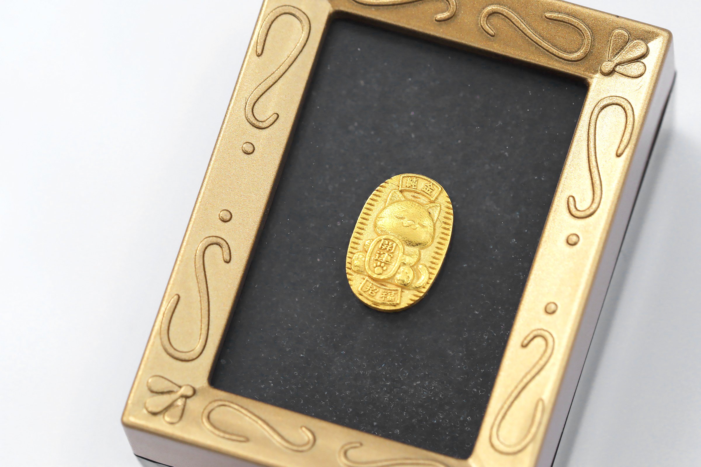 猫にも小判？」。JUNGOLDの新作は、愛くるしい猫の純金モチーフ