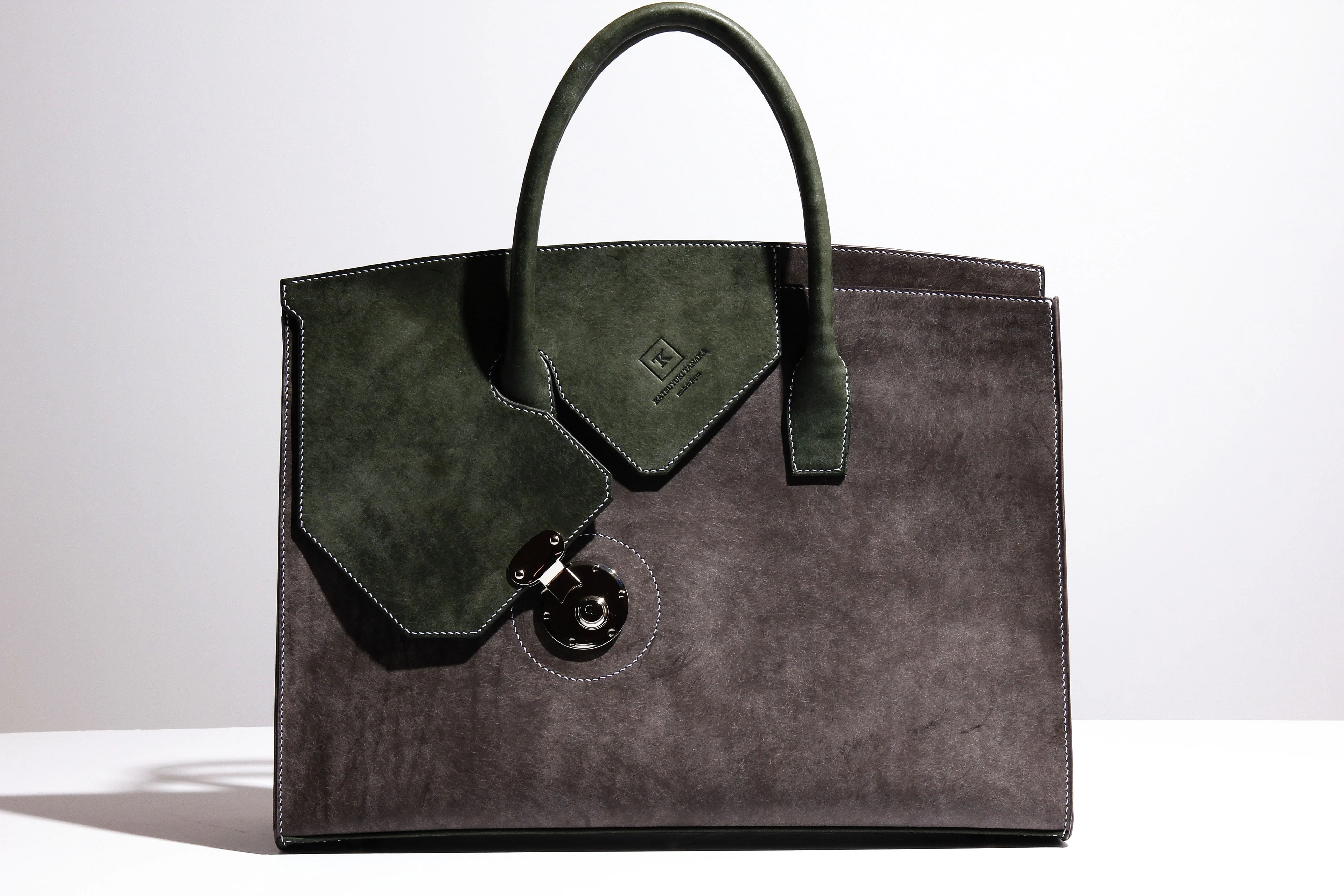 k*a様 leather works KATSUYUKI TANAKA The 'Rebellious Bag' Challenged by a Self-Taught Artisan: One-of-a