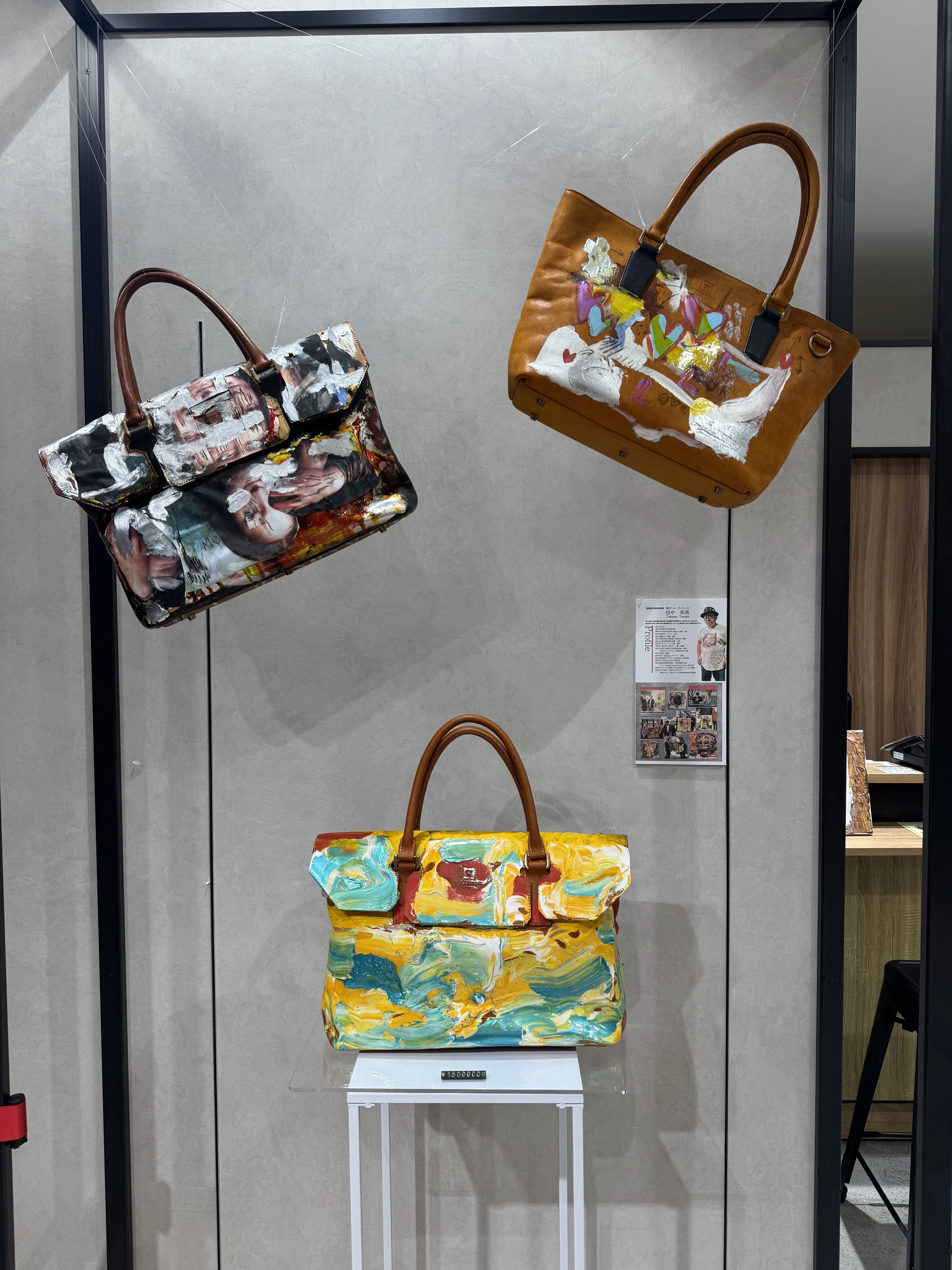 The 'Rebellious Bag' Challenged by a Self-Taught Artisan: One-of-a