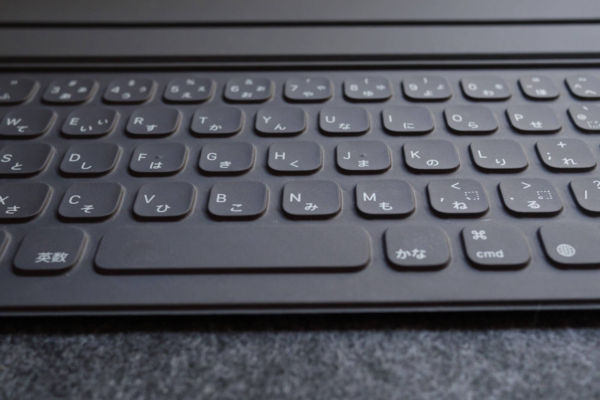iPad Air11 スペースグレー + Smart Keyboard 11インチiPad Pro（第4世代）・11インチiPad Air（M2）用Smart