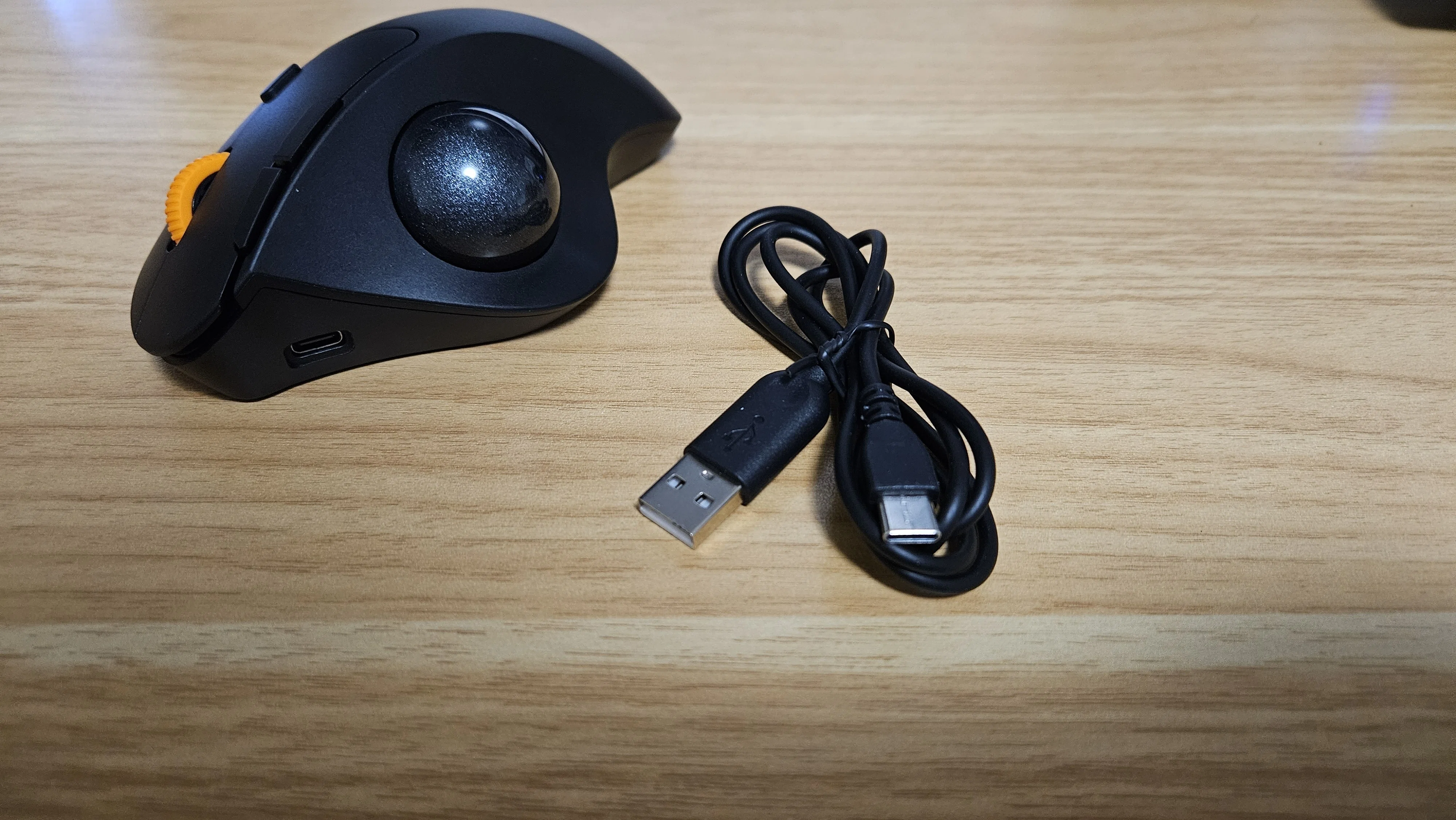 [Wait, this looks familiar?] Reviewing the ProtoArc Trackball Mouse ...