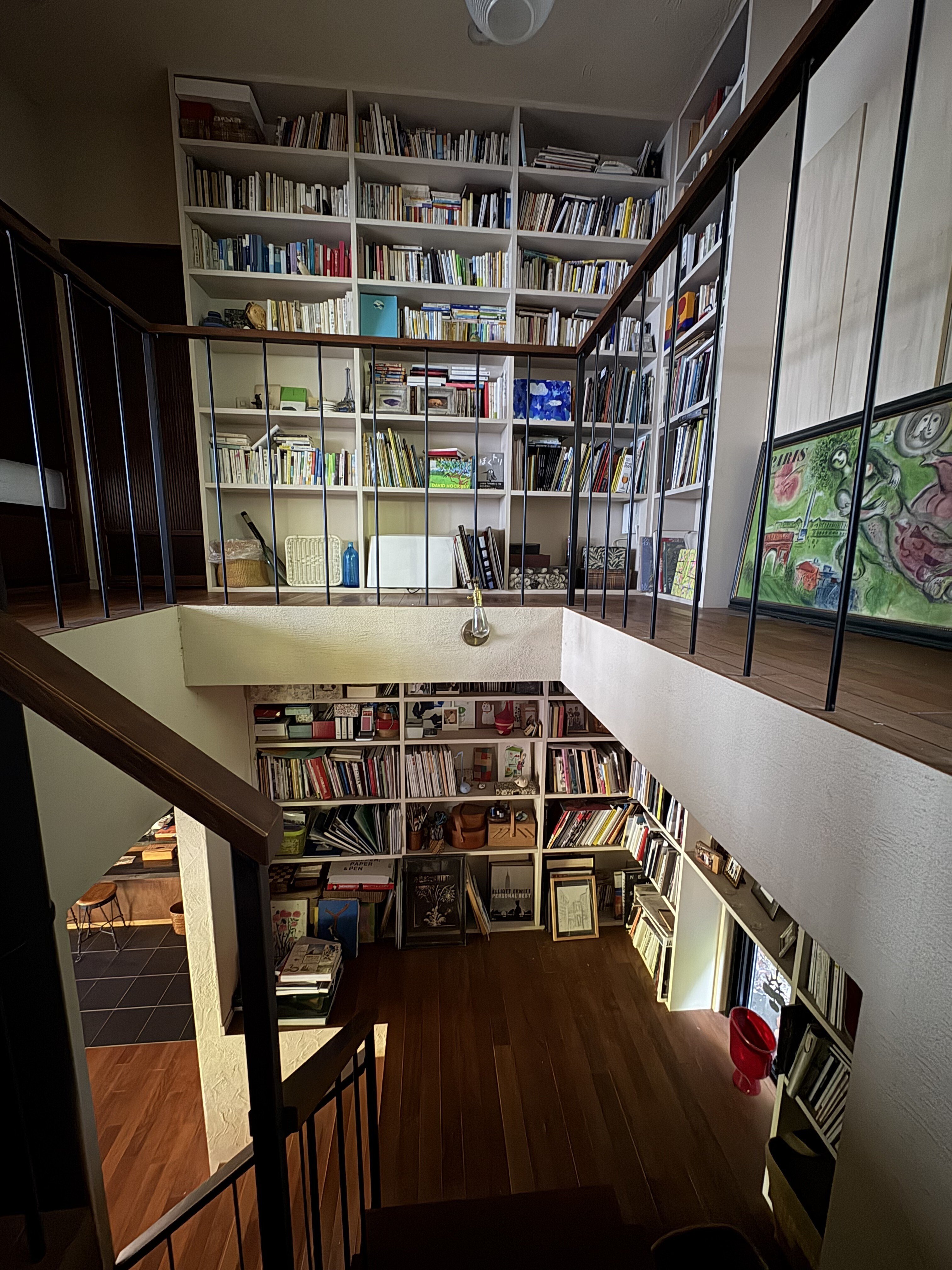 本は、来るもの拒まず、去るものほぼなし｜クリス智子 Chris Tomoko