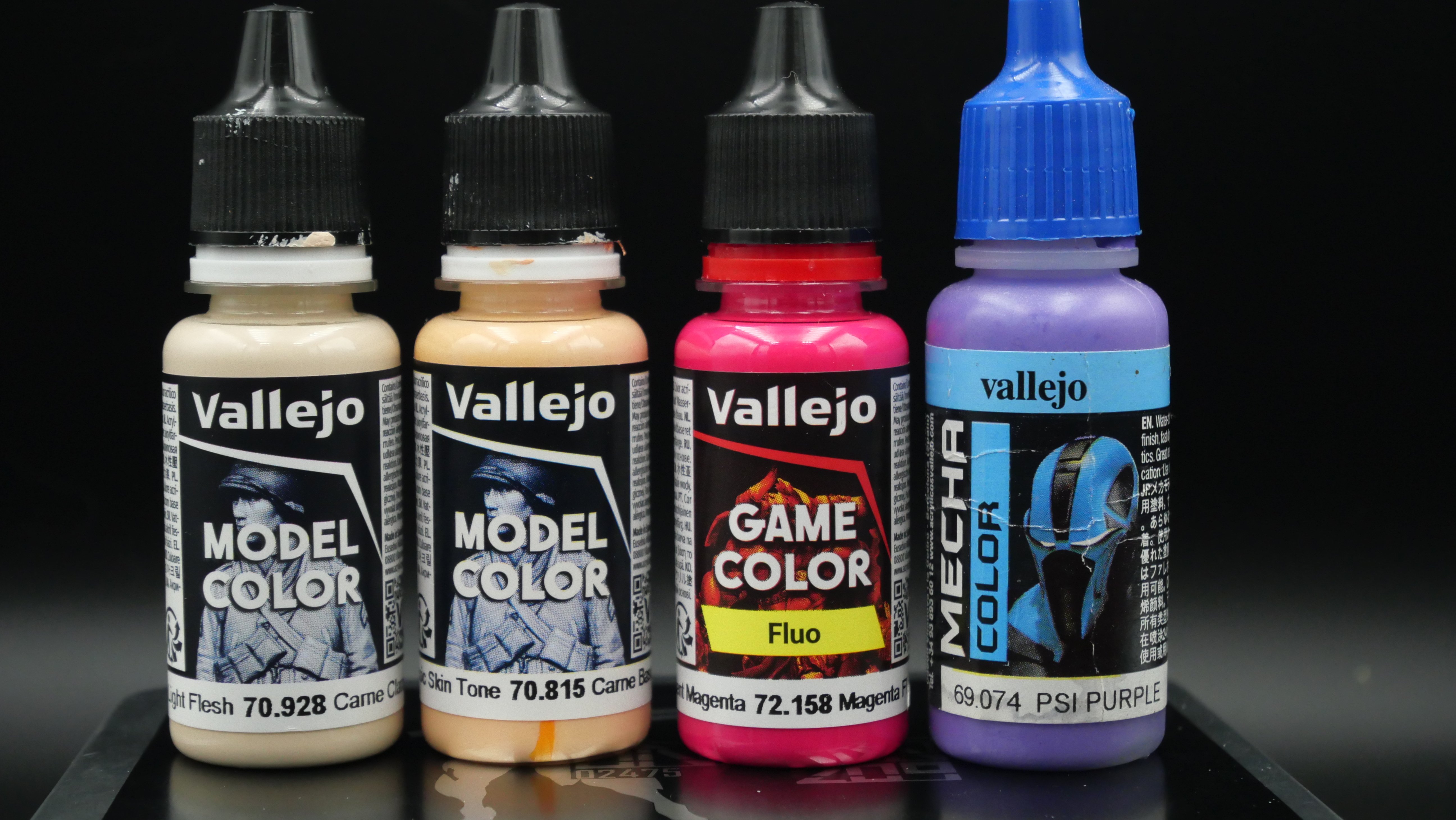 ファレホ（水性アクリル）で肌塗り｜紫下地→7:3→蛍光マゼンタ