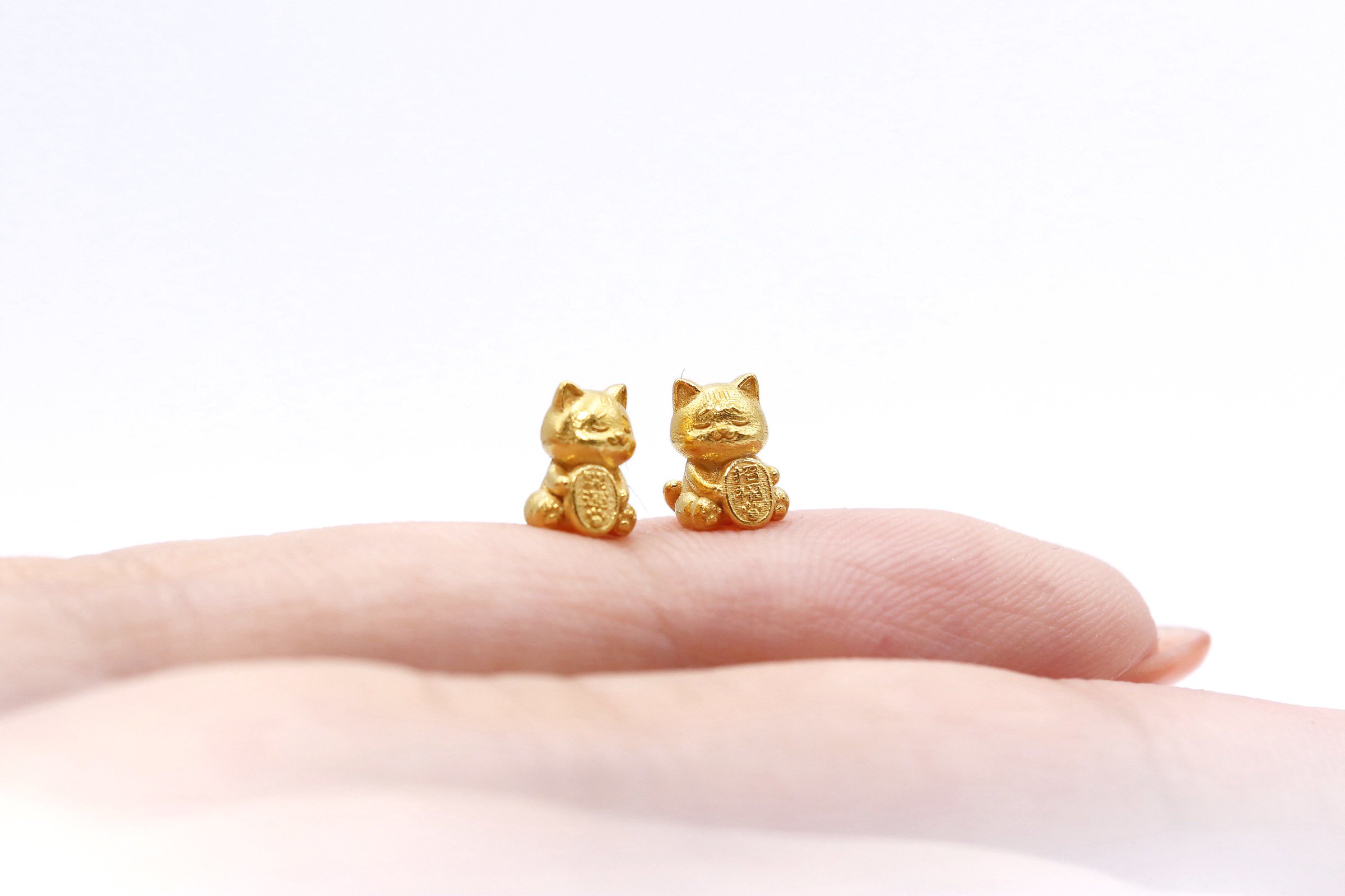 猫にも小判？」。JUNGOLDの新作は、愛くるしい猫の純金モチーフ