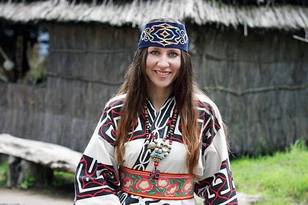 アイヌ民族の伝統の色あい」｜桶村久美子