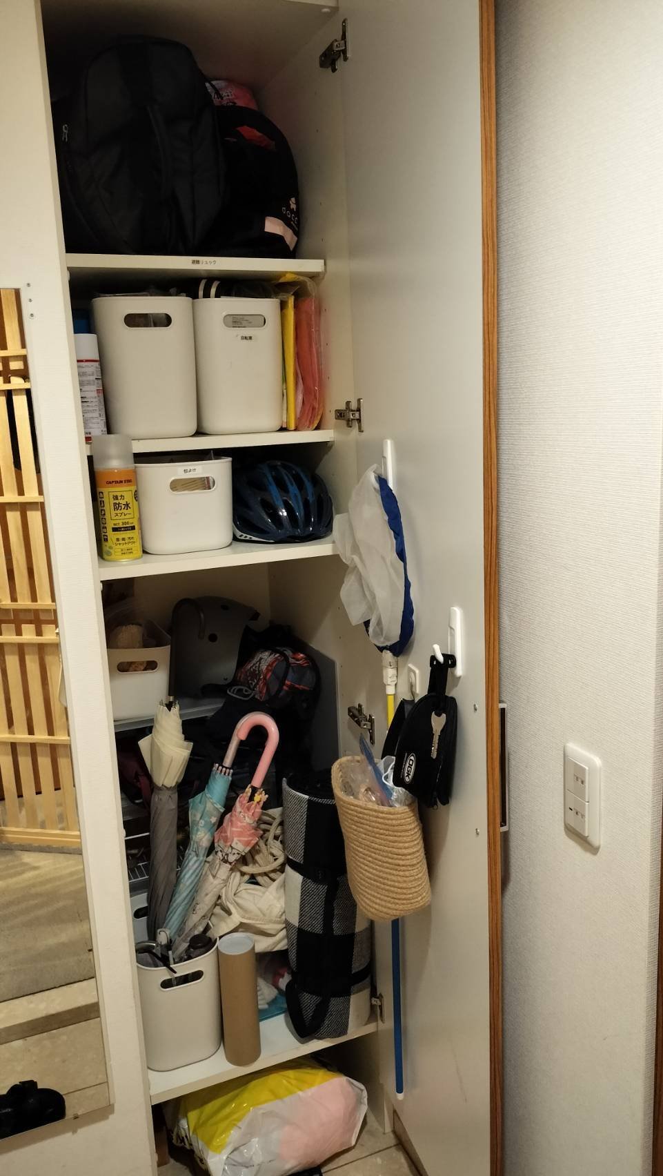 すぐに魔窟化する玄関収納の変遷｜矢島史