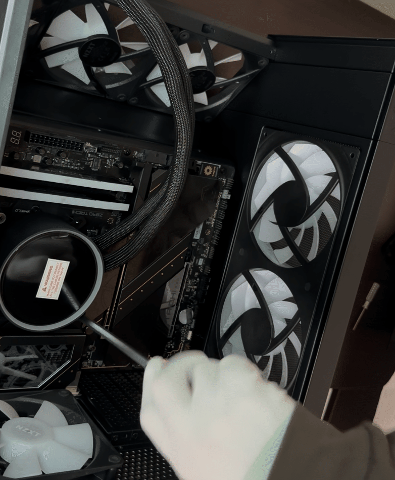 PC初心者が初めて自作PC作ってみた|umizora PC初心者が初めて自作PC作ってみた|umizora