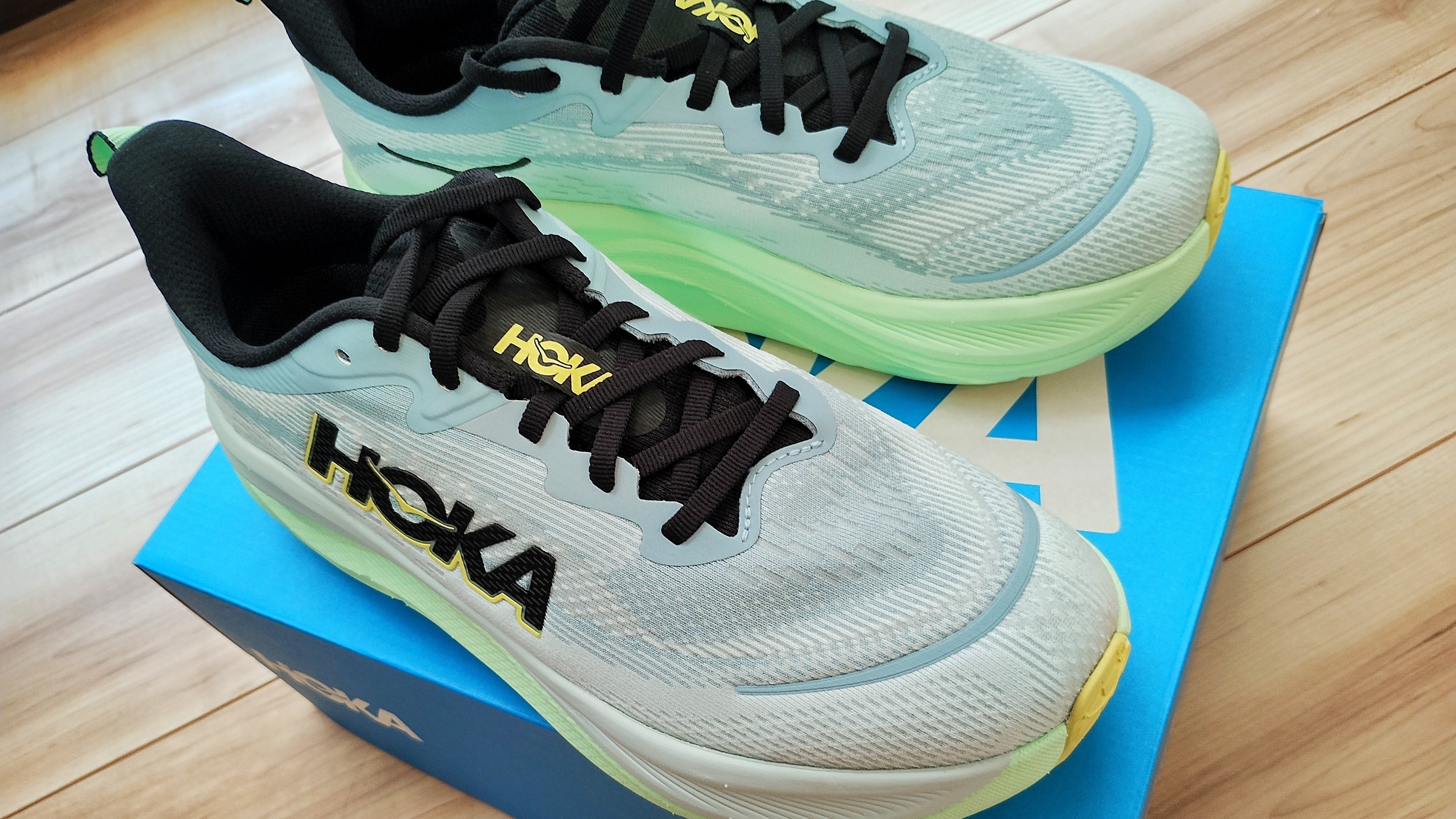 HOKA ONEONE SKYFLOWを初心者ランナーがレビューする｜ポキオ