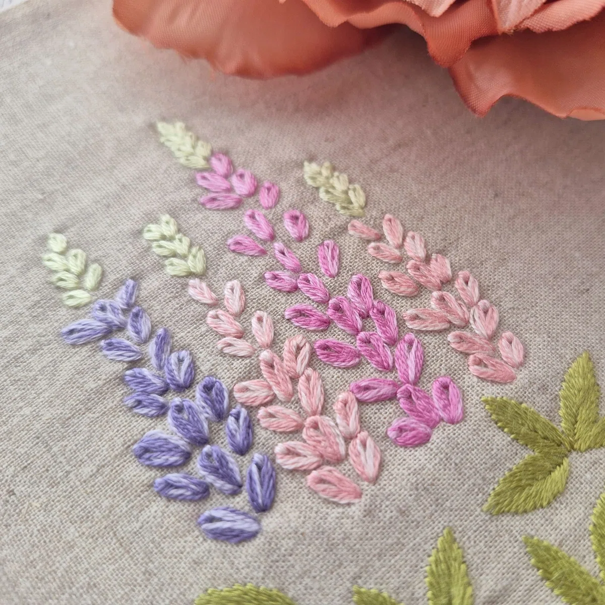 【100 Yen Download】Lupine Pattern｜刺繍布小物MomonoHa