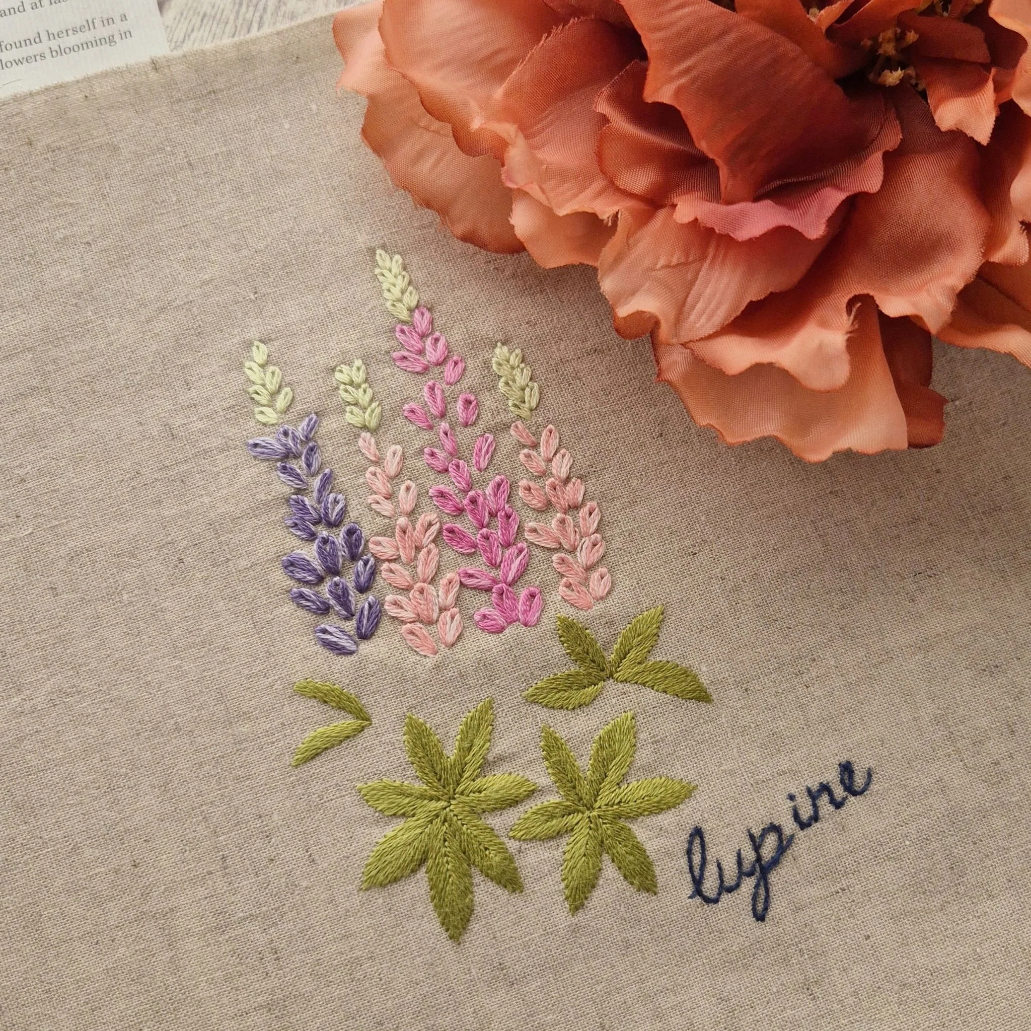 100円ダウンロード】ルピナスの図案｜刺繍布小物MomonoHa