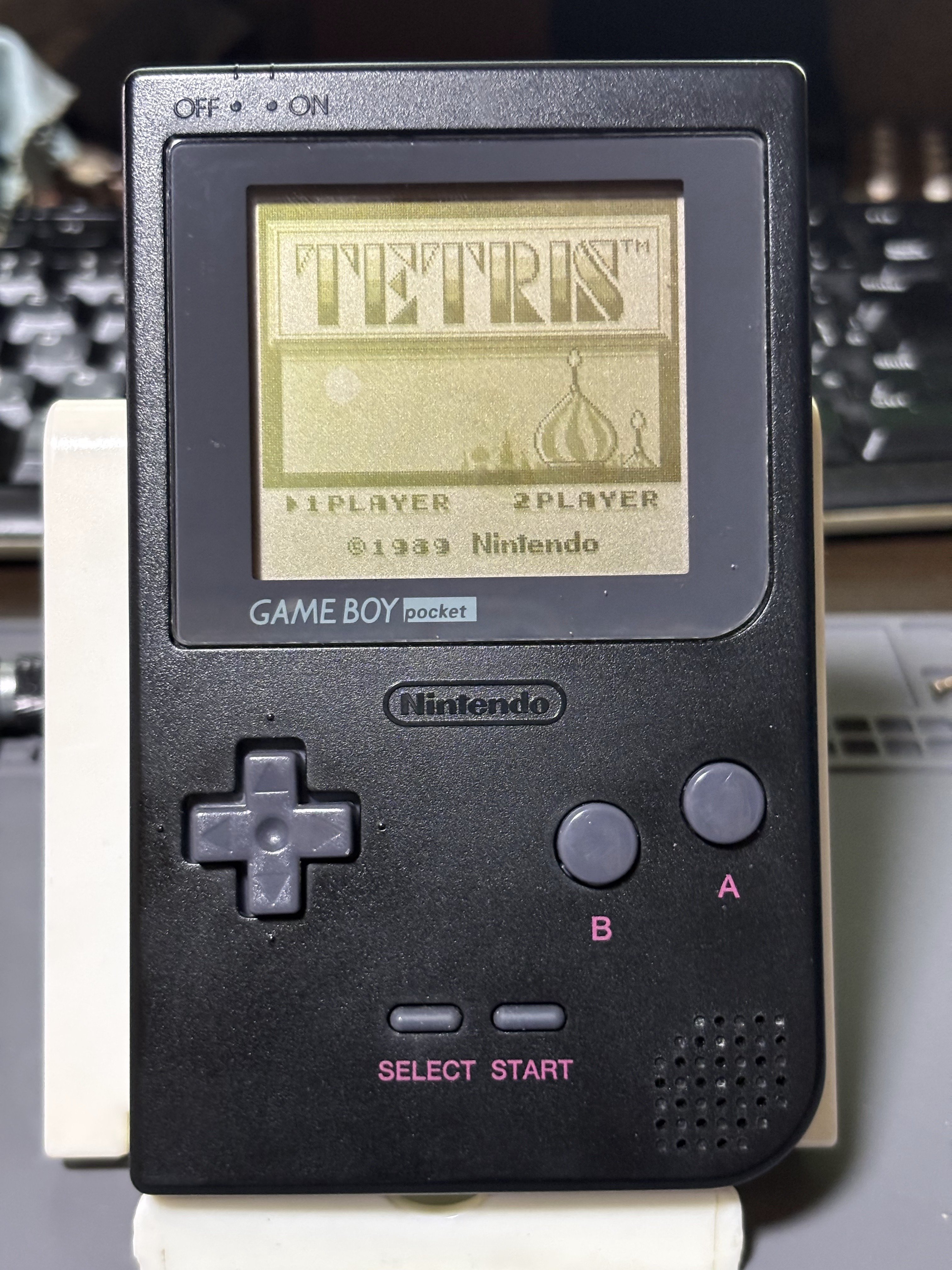 ゲームボーイポケット 1007px-Game-Boy-Pocket-FL.png