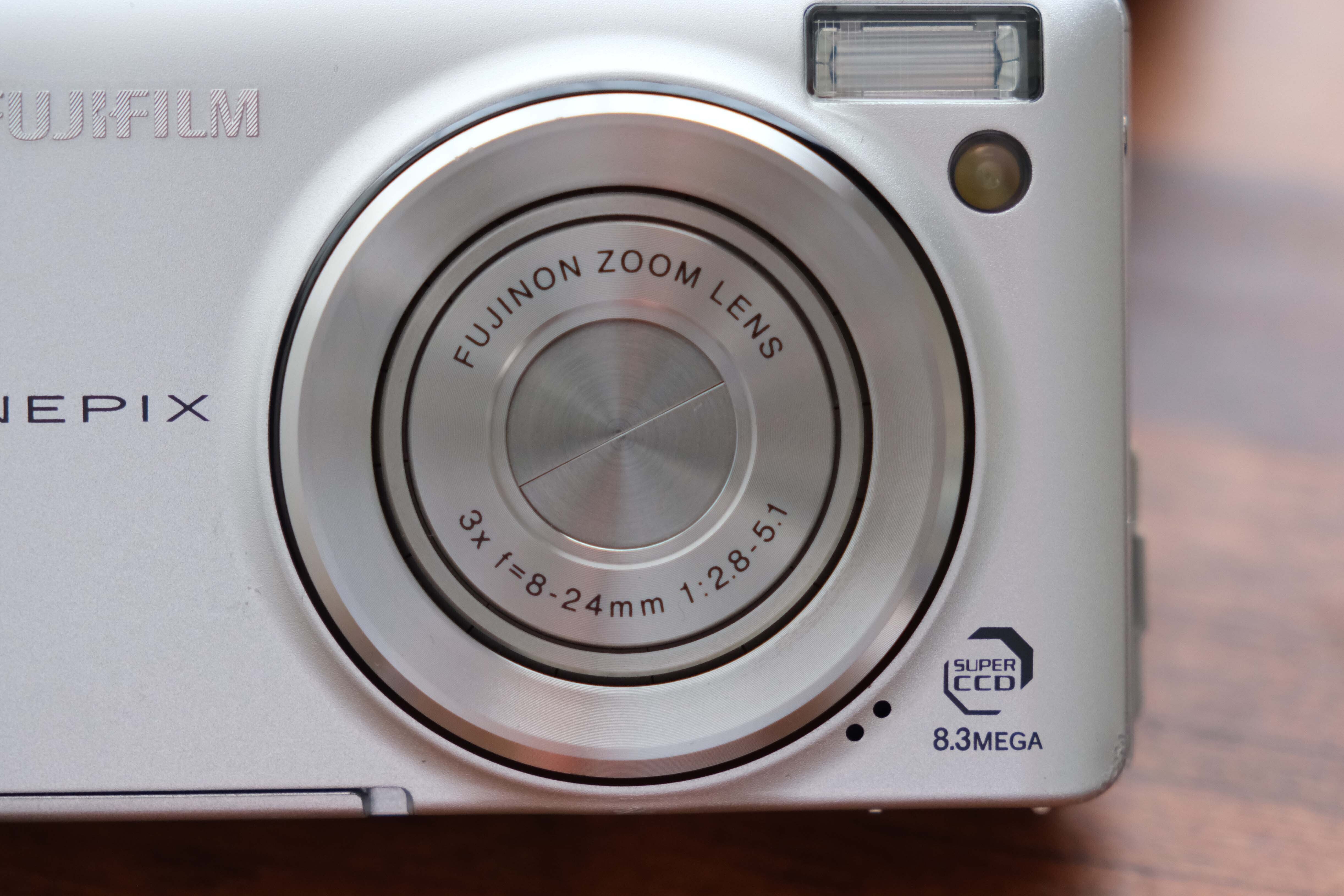 オールドコンデジの世界】FUJIFILM FINEPIX F40fd スーパー