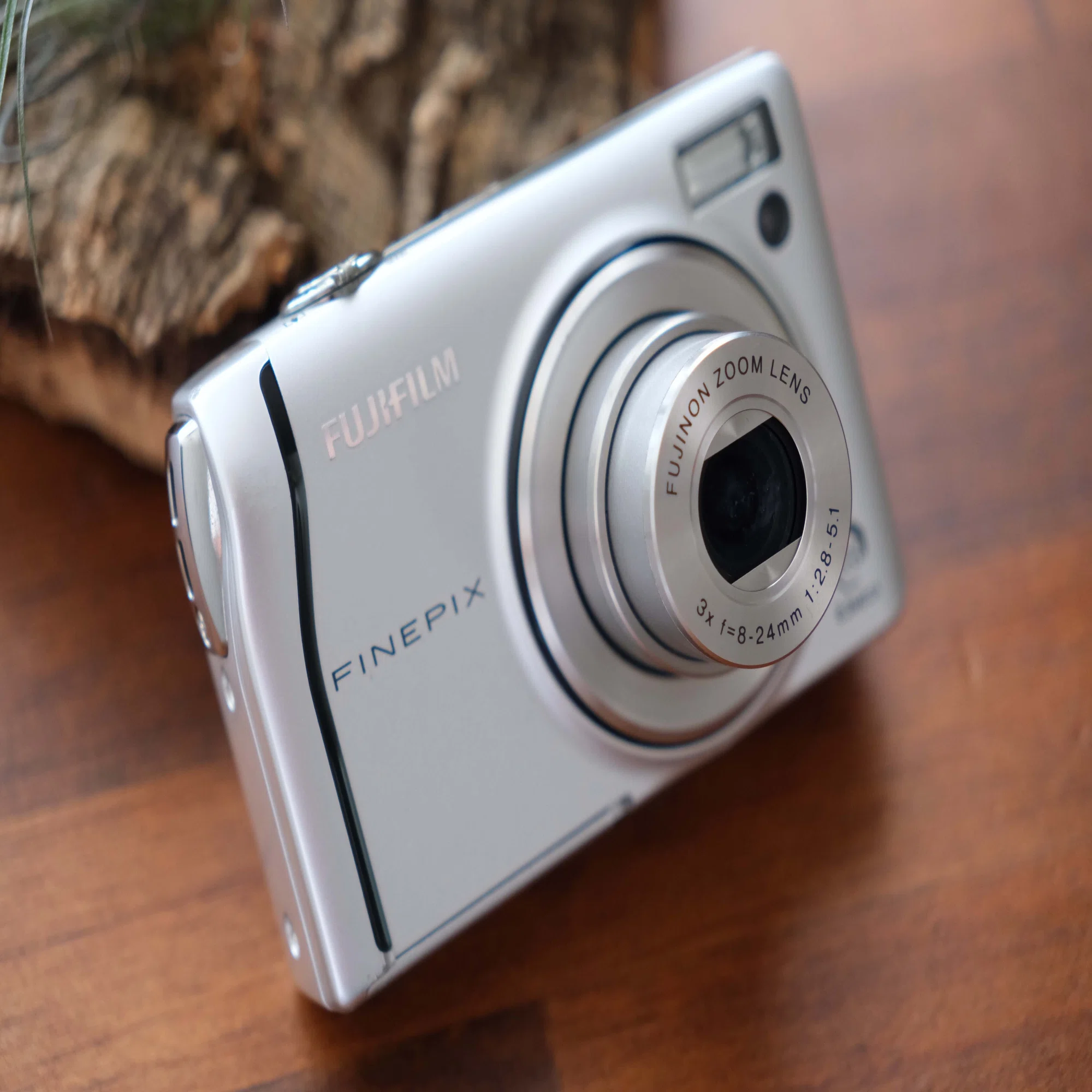 オールドコンデジの世界】FUJIFILM FINEPIX F40fd スーパーハニカムCCD 