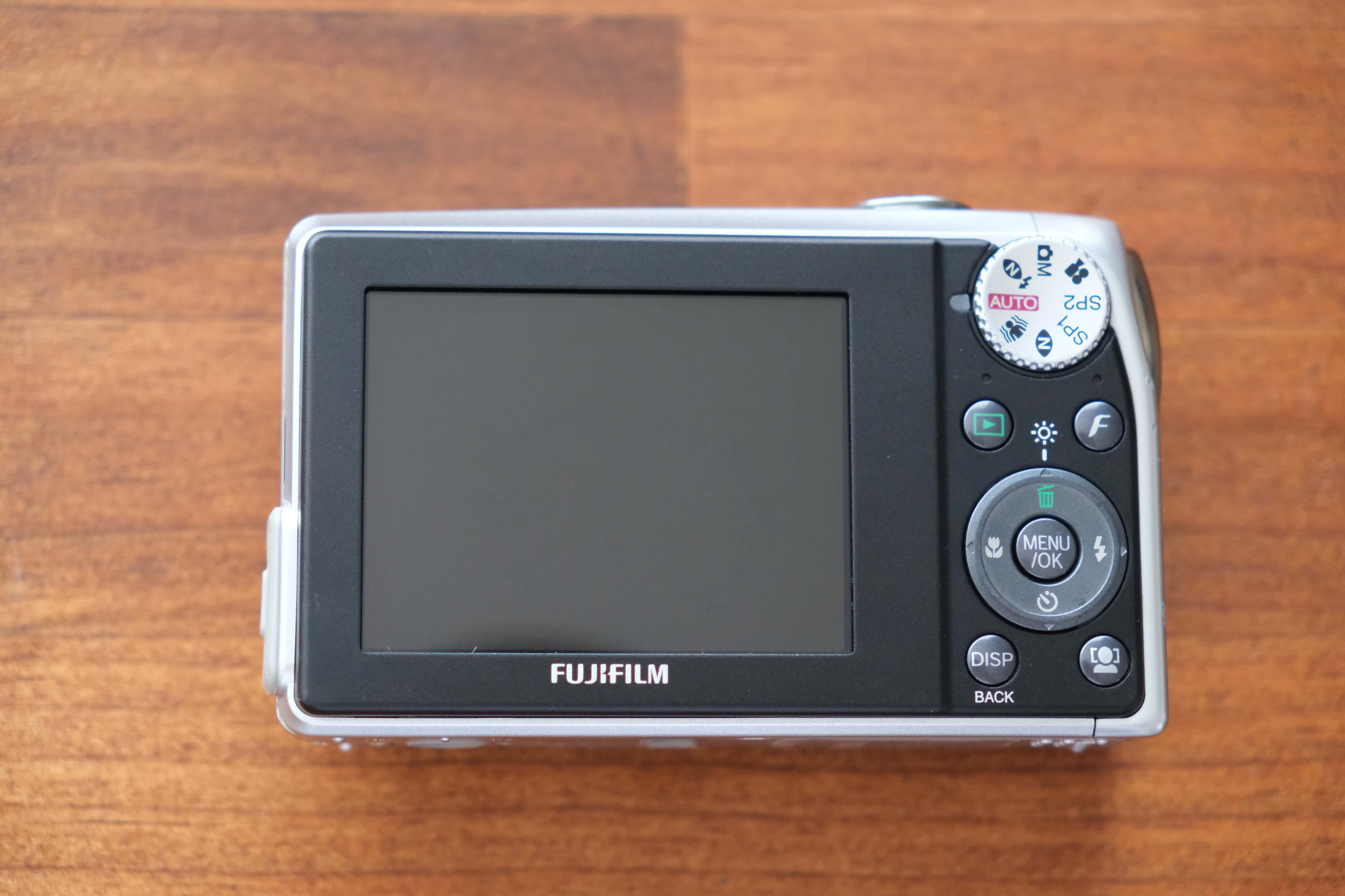 オールドコンデジの世界】FUJIFILM FINEPIX F40fd スーパーハニカムCCD