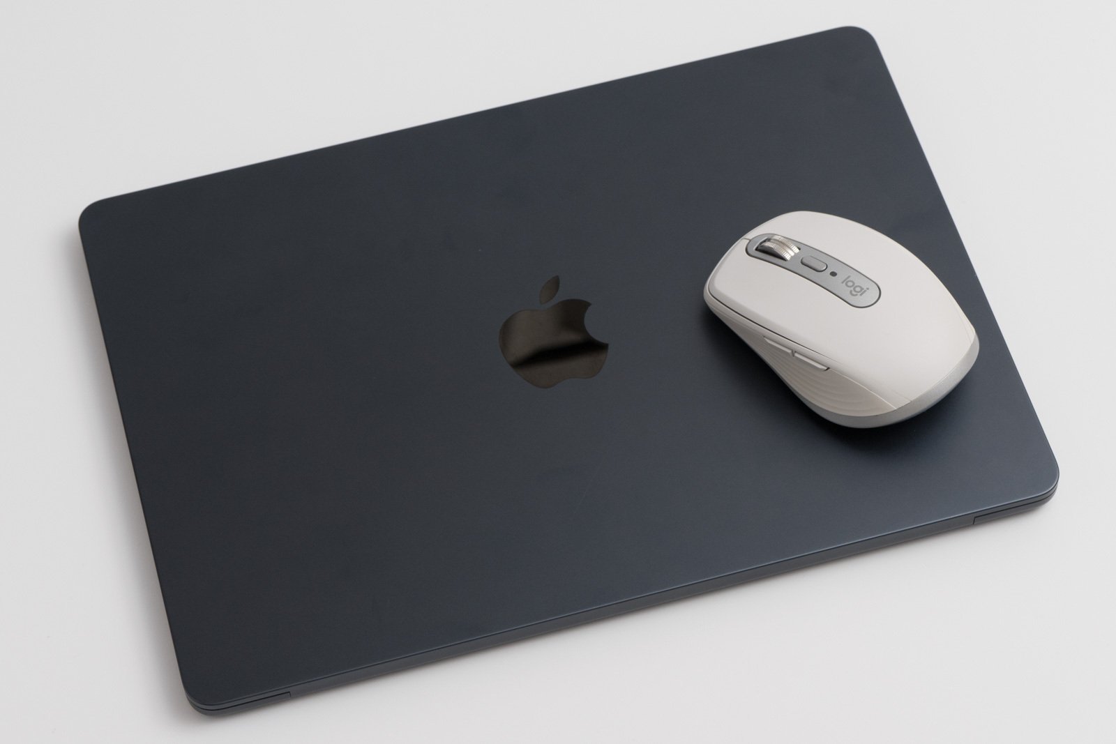 ✨大人気✨】Apple Magic Mouse & MacBook Air 【公式通販】