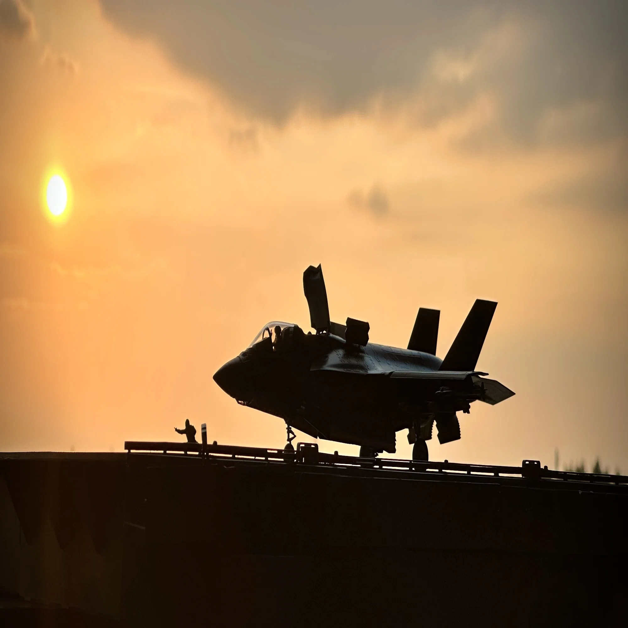 ホビージャパンF-35B作例を返却頂いたので撮影してみました。｜はるさー