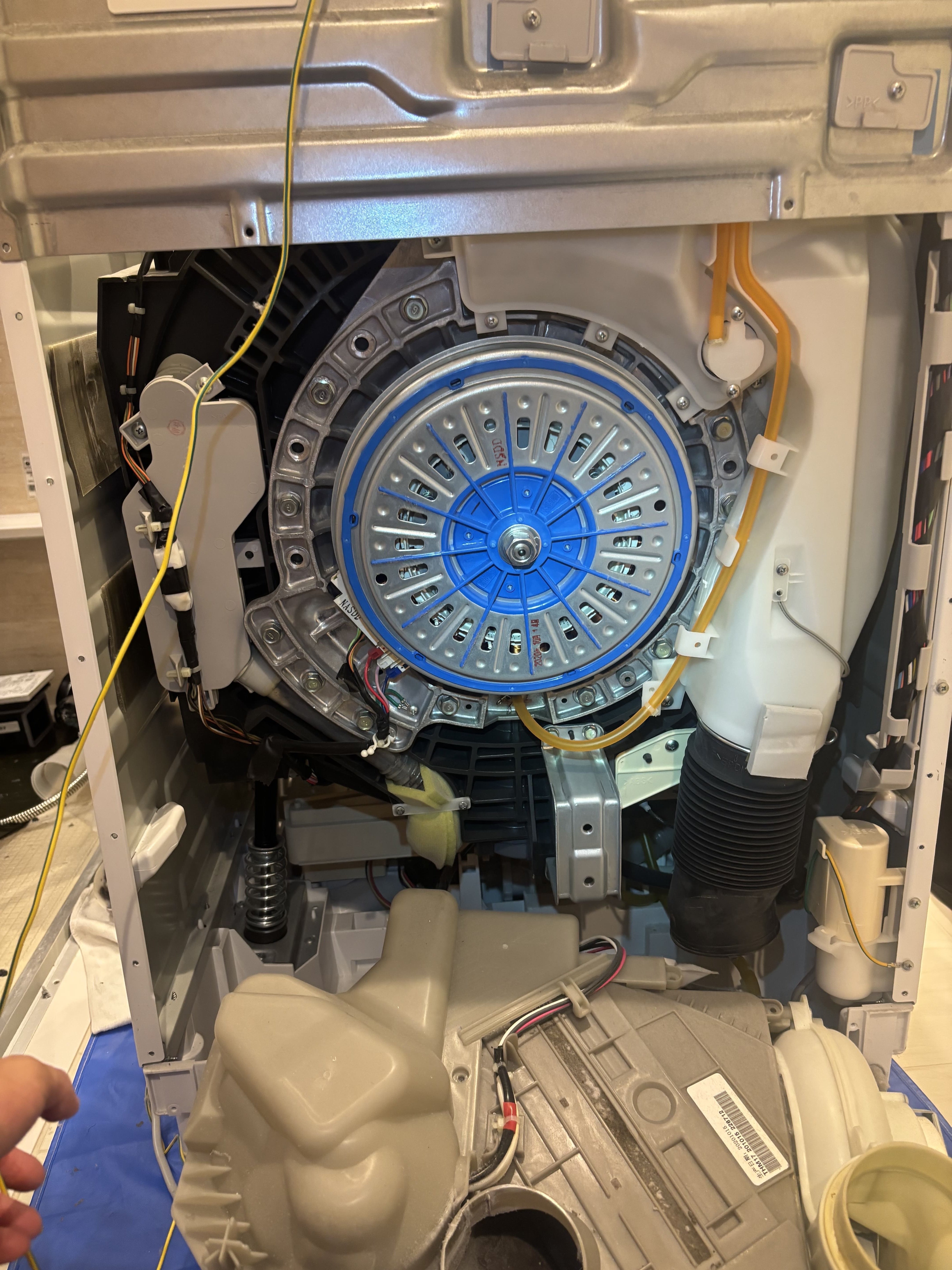 一度清掃したが乾燥が効かない！東芝ドラム式洗濯機【ZABOON】の分解
