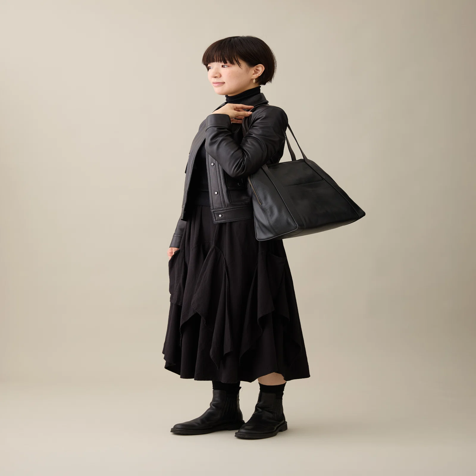 ボストン トートで叶える。自然体で、しなやかな大人のための 