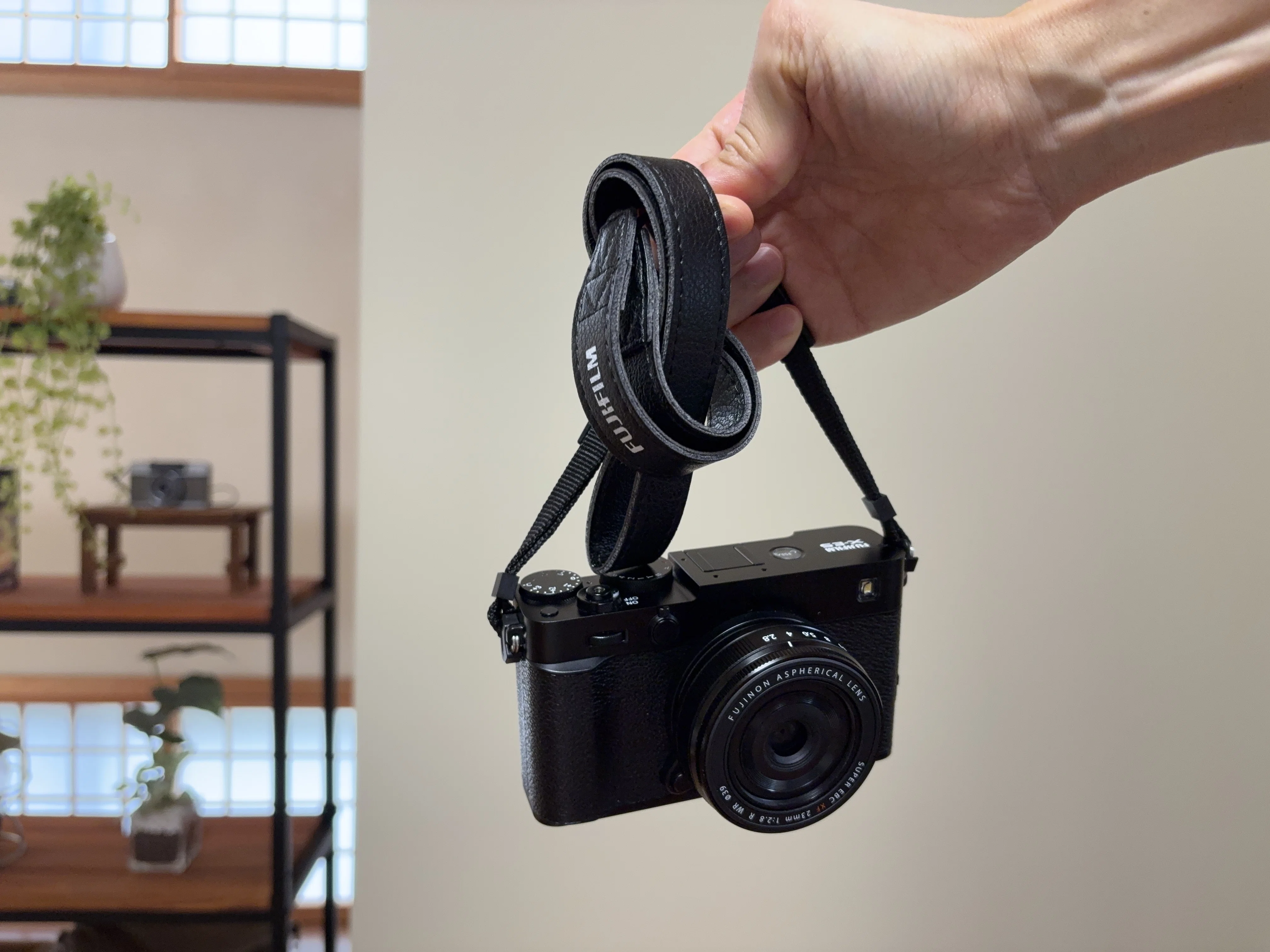 X-E5」の「リストストラップ」を決めました！｜chiba