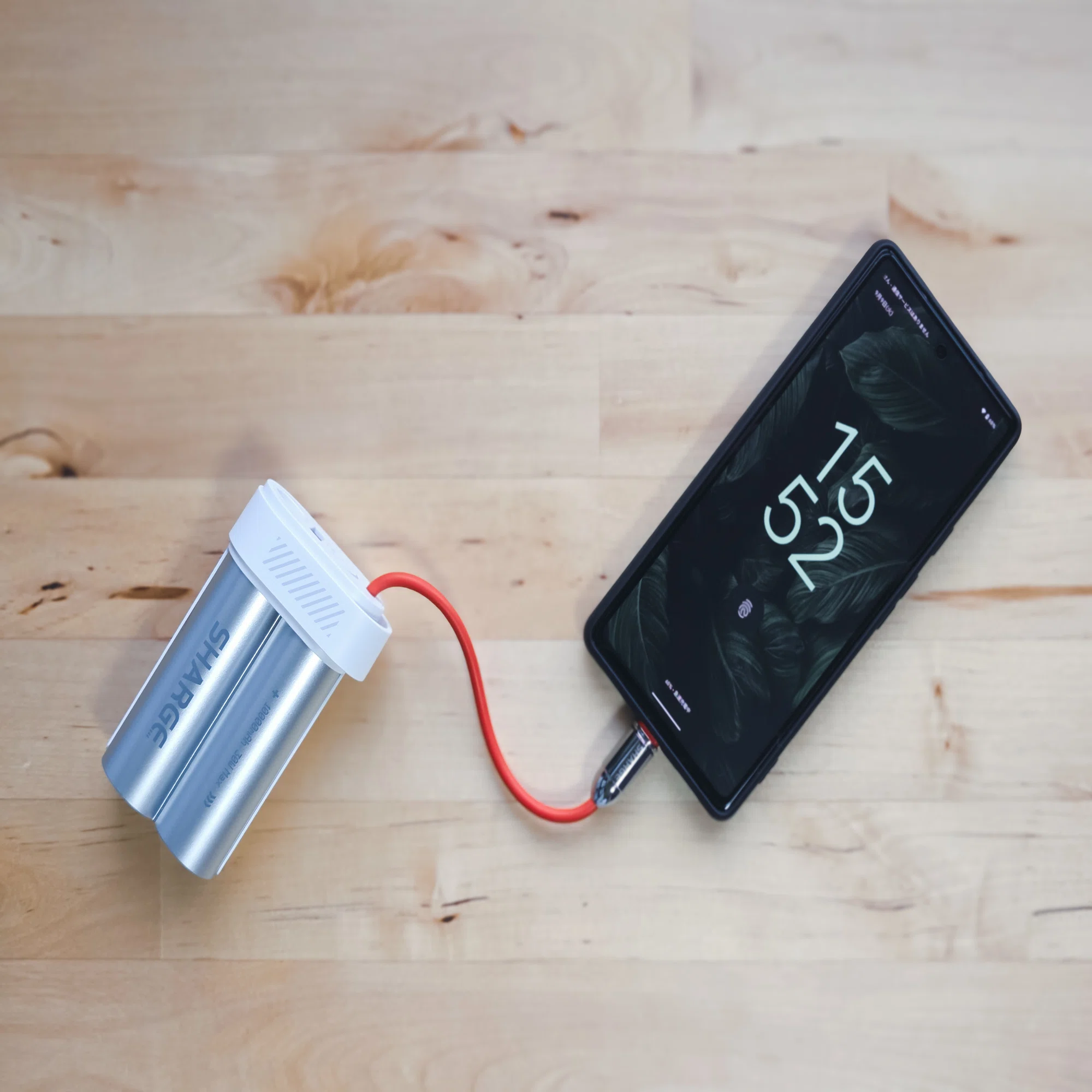 SHARGE Pouch Mini】近未来的なデザインがクール過ぎる大容量モバイル 