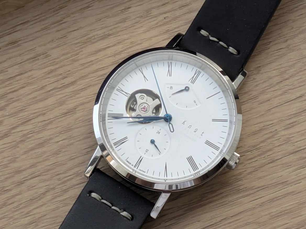 美品　Knot 自動巻きオープンハート Knot CAP-40SVWH 腕時計 メンズ 自動巻き ホワイト 日本製 40mm