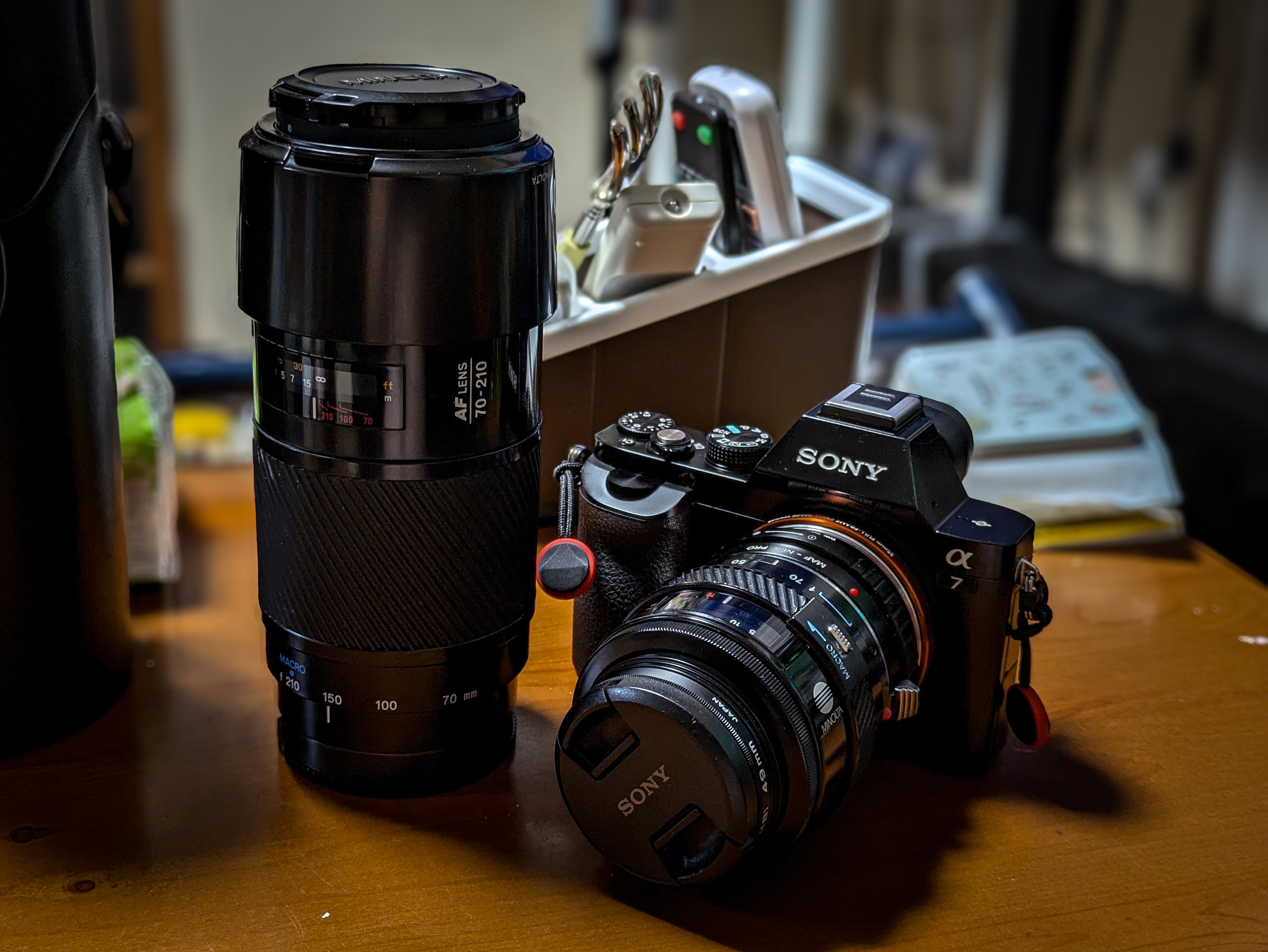 MINOLTA 一眼レフカメラ MINOLTA 4 標準レンズ付き カメラ初心者必見】現役で使える！インスタにMINOLTAのF4通し