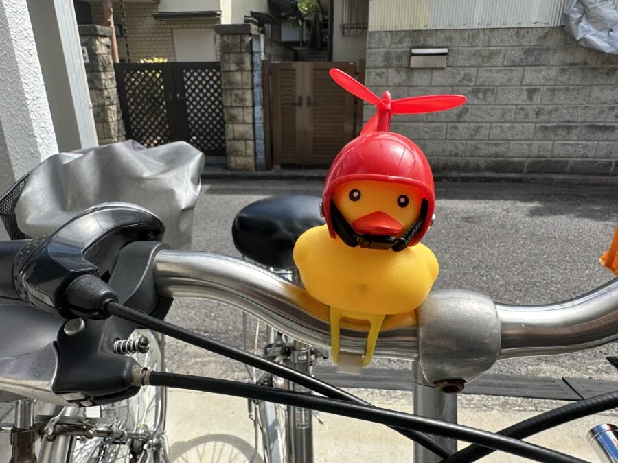 なぜ自転車やバイクにアヒル？ダイソーでバイクに取り付ける『アヒル