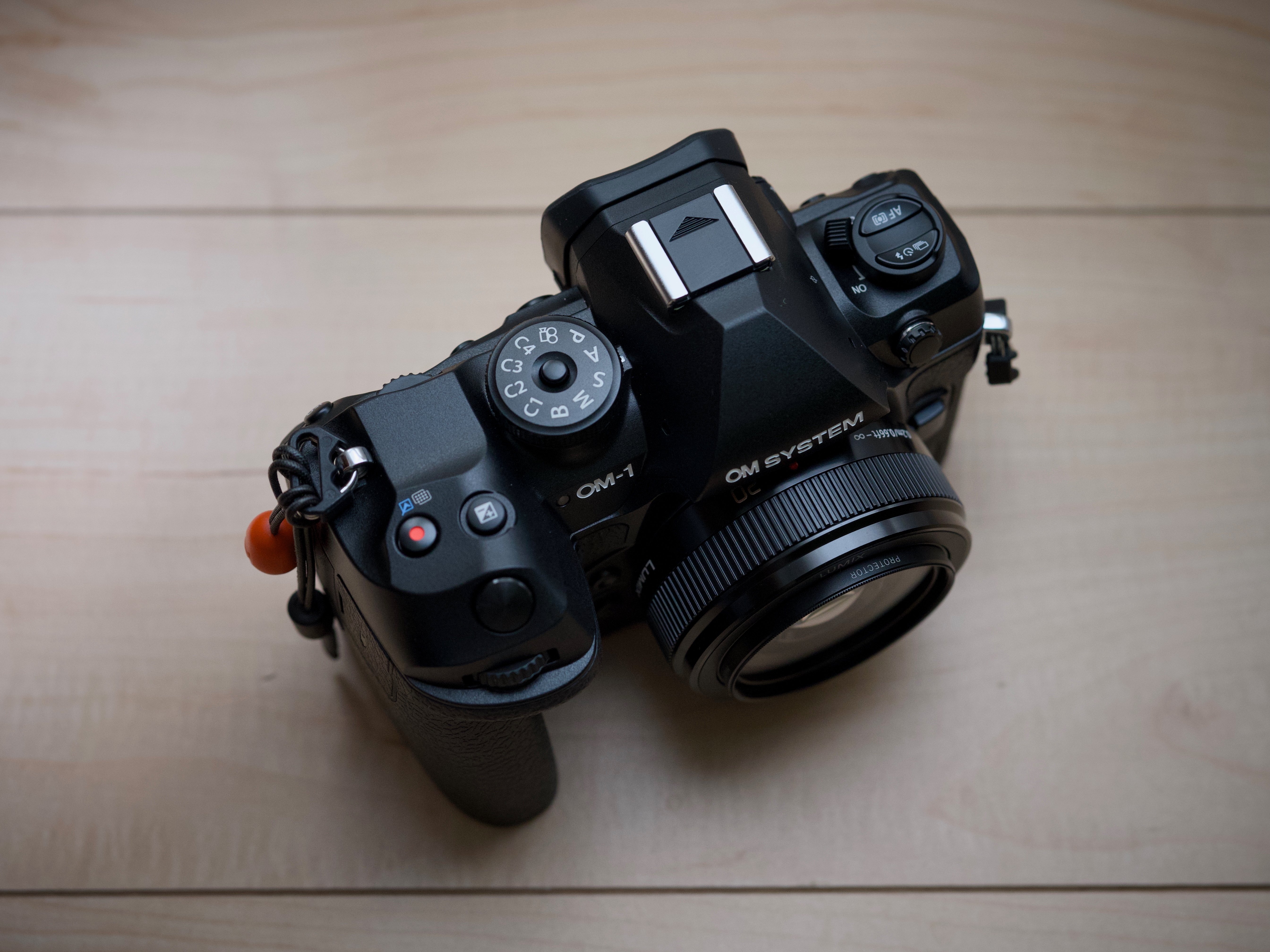 デジタルカメラ OM-D E-M5 MarkII&LUMIX G 20mm/F1.7 II OM-D E-M5 MarkII&LUMIX G 20mm/F1.7 II