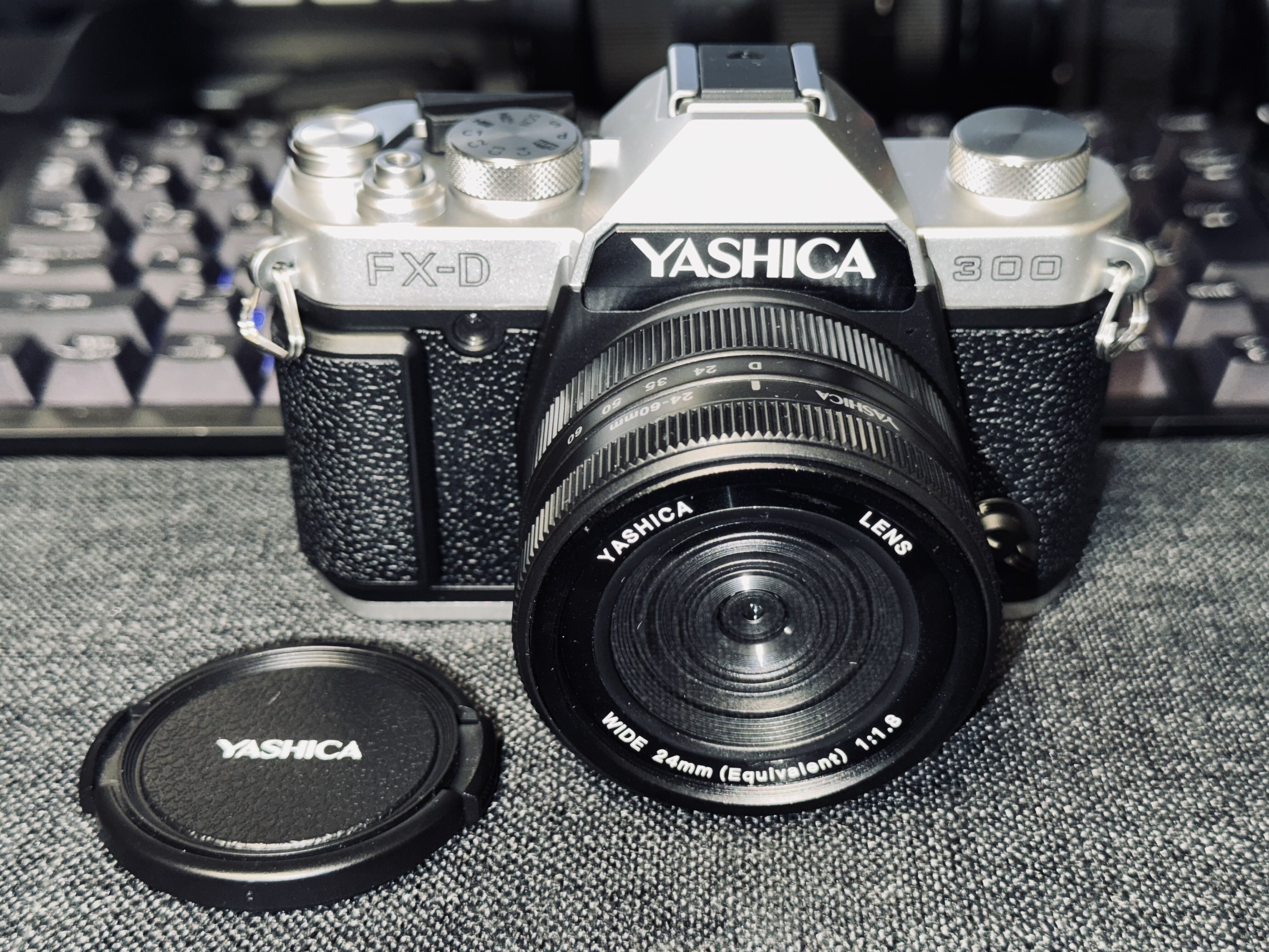 新品　YASHICA FX-D300デジタルフィルムシミュレーションカメラ YASHICA デジタルフィルムシミュレーションカメラ「YASHICA FX-D