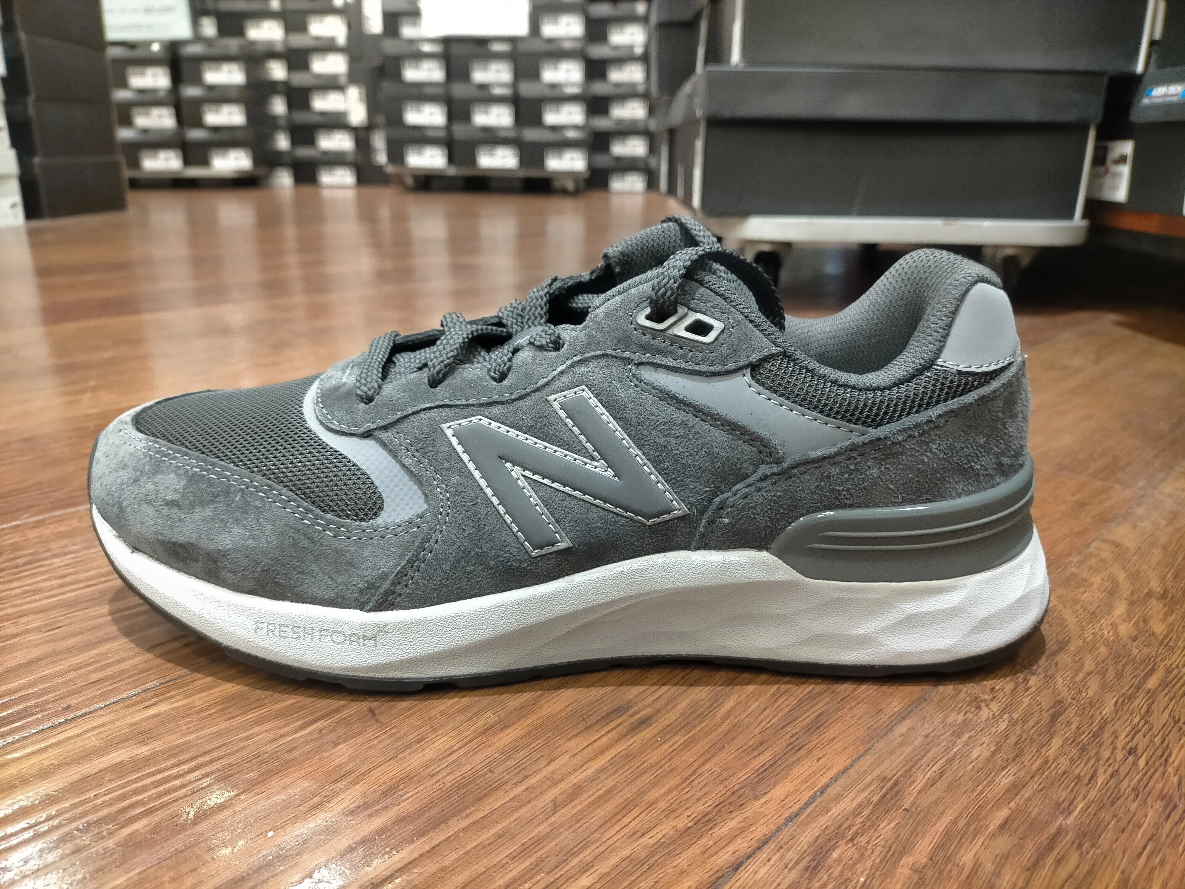 ニューバランス ウォーキングシューズ MW880 v7 Fresh Foam X 4E 試着