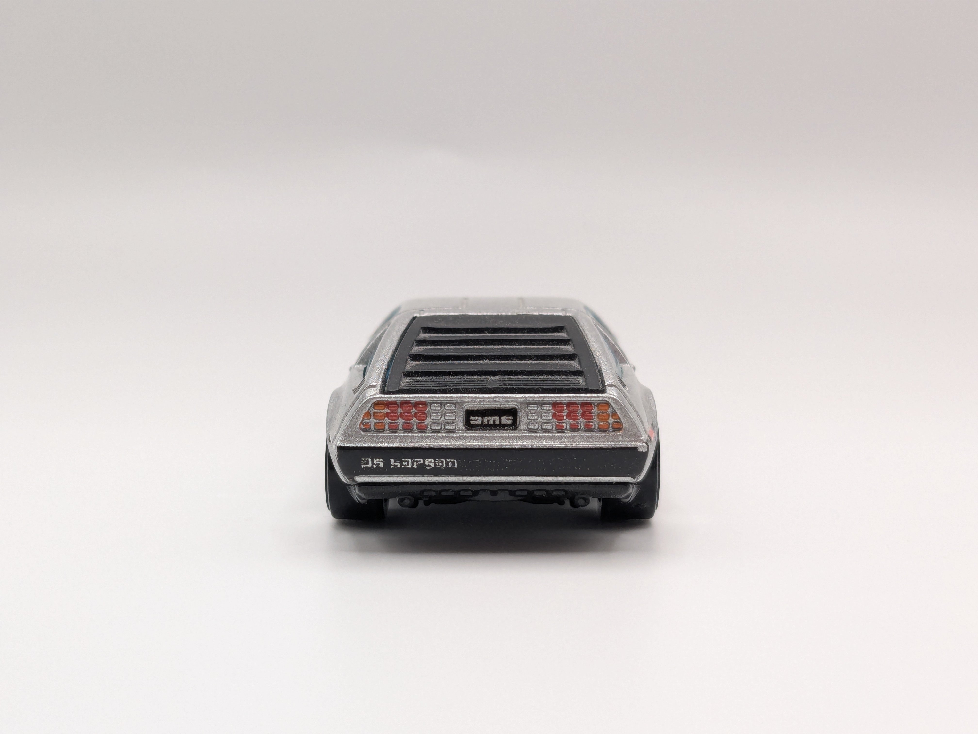 81 Delorean DMC-12のレビュー！ 夢と希望とポンコツエンジンを積んで